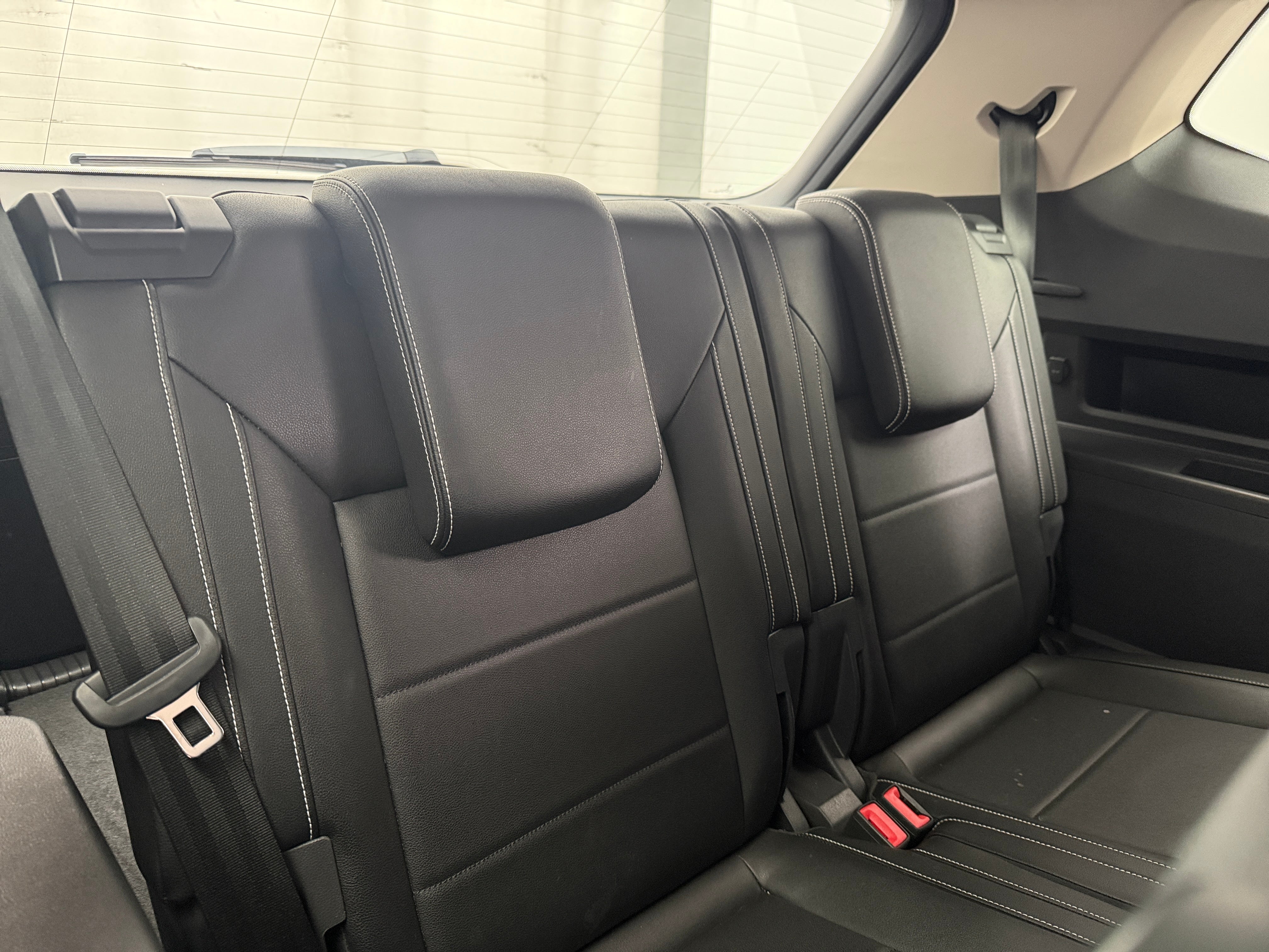 2023 Volkswagen Atlas SE w/Tech - Photo 16