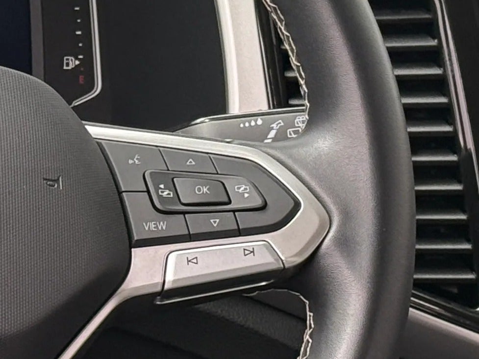 2023 Volkswagen Atlas SE w/Tech - Photo 19