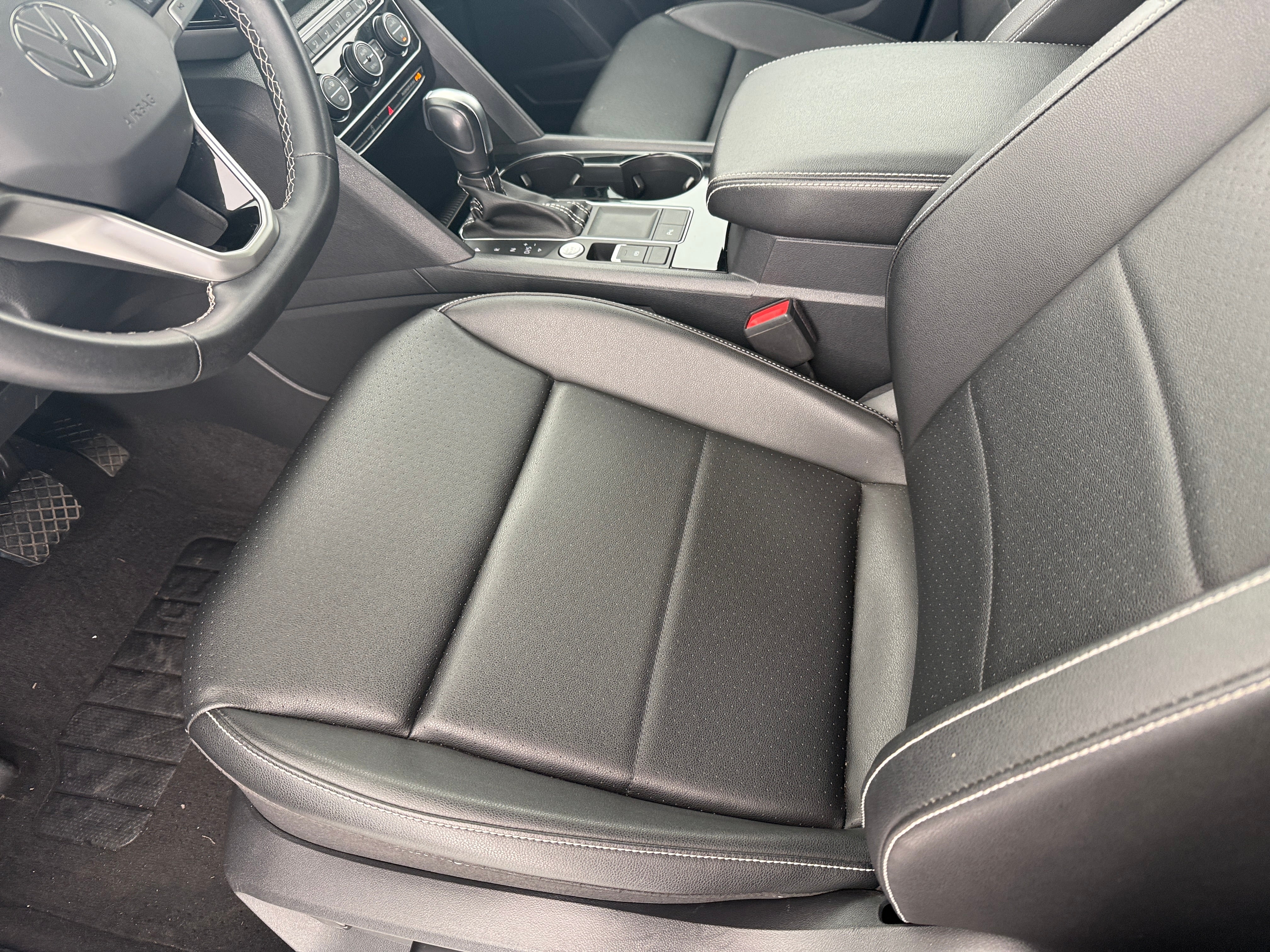 2023 Volkswagen Atlas SE w/Tech - Photo 23