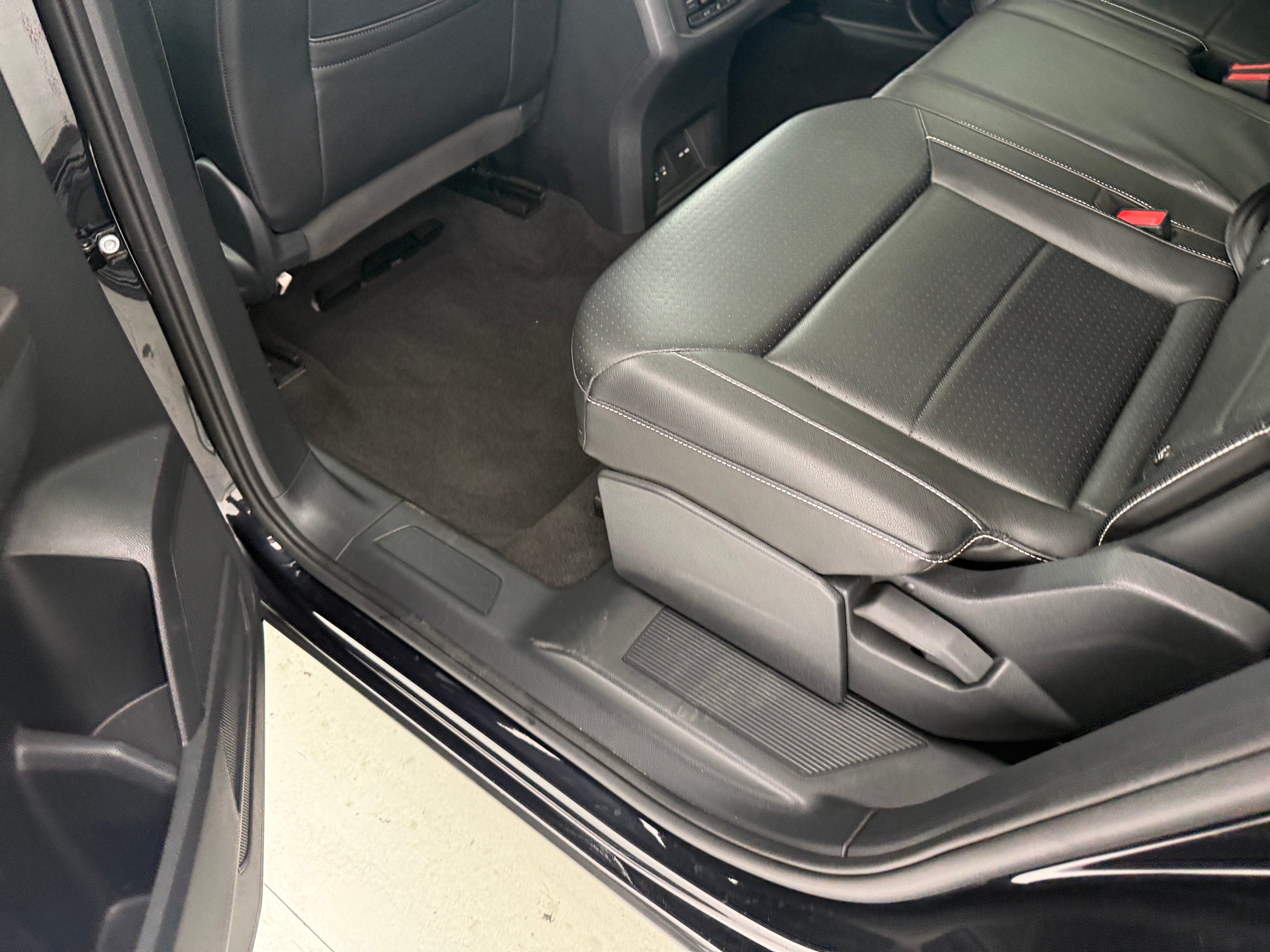 2023 Volkswagen Atlas SE w/Tech - Photo 24