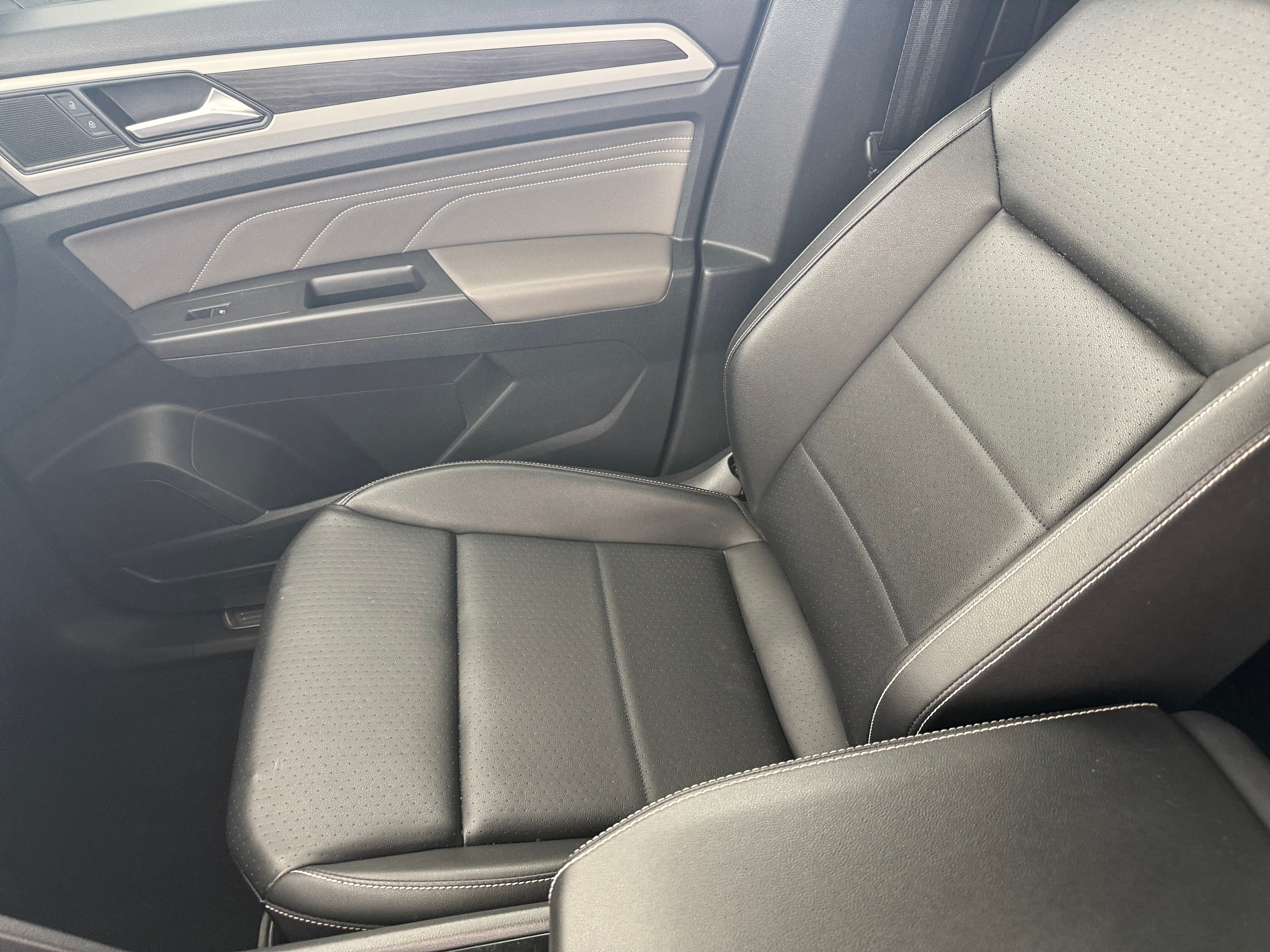 2023 Volkswagen Atlas SE w/Tech - Photo 26