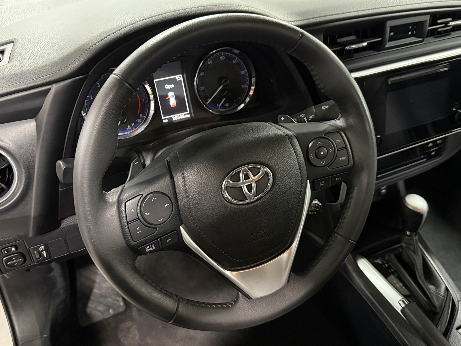 Thumbnail: 2017 Toyota Corolla - 5