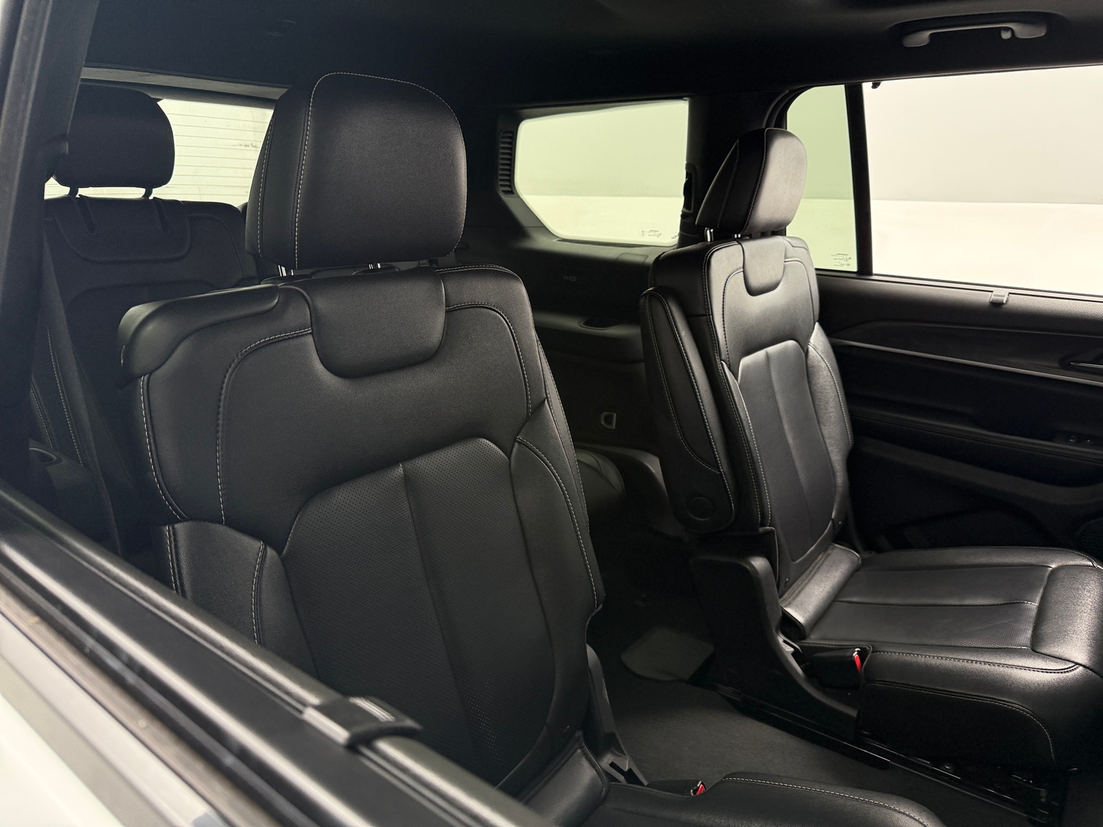 Thumbnail: 2024 Jeep Grand Cherokee L - 5