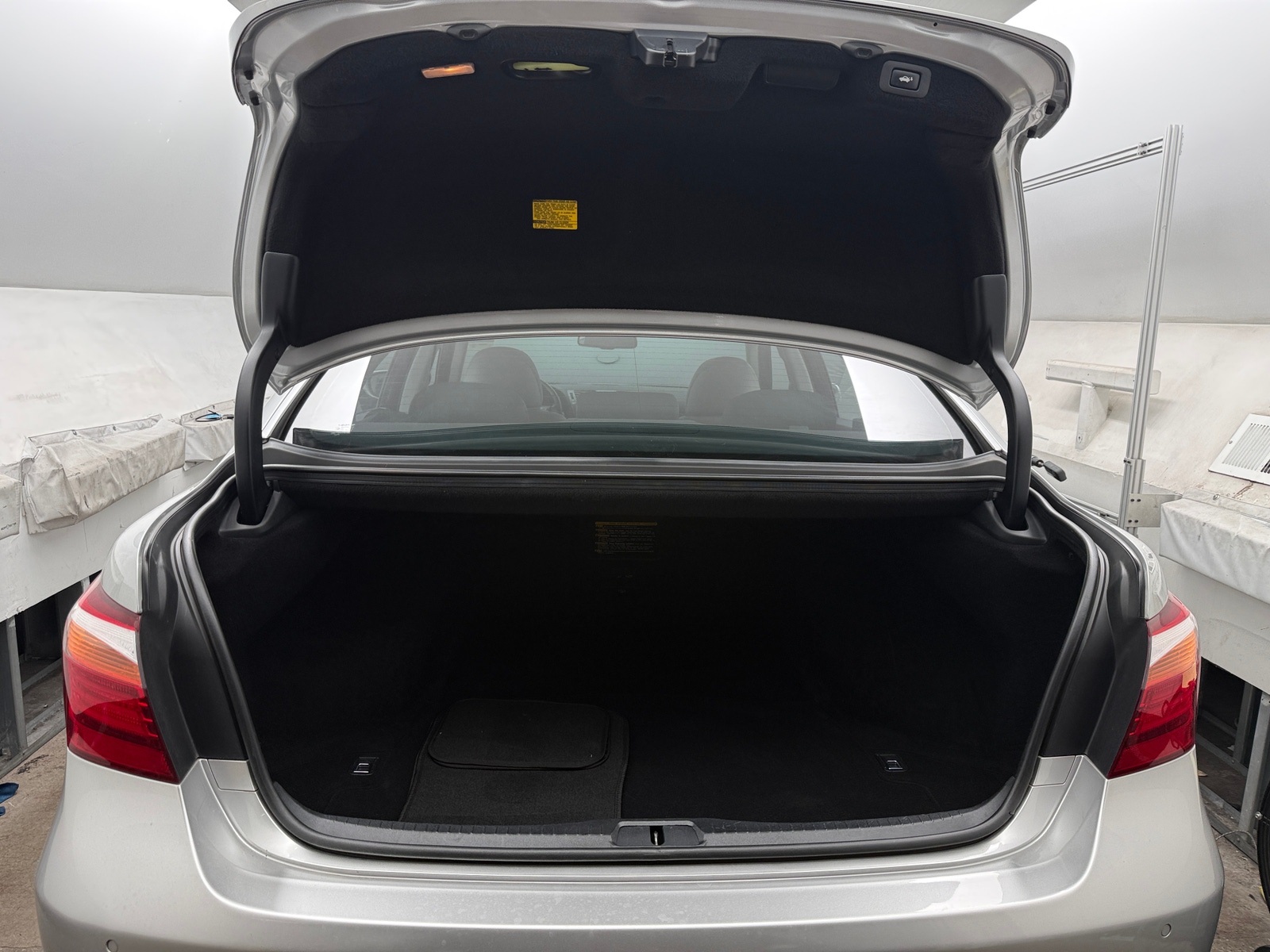 Thumbnail: 2012 Lexus LS - 7