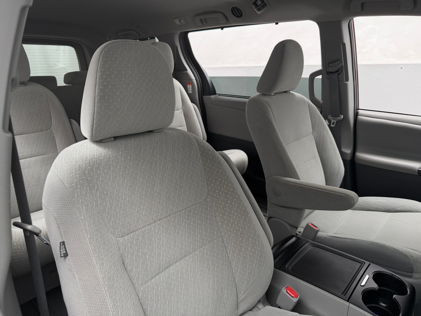 Thumbnail: 2020 Toyota Sienna - 2