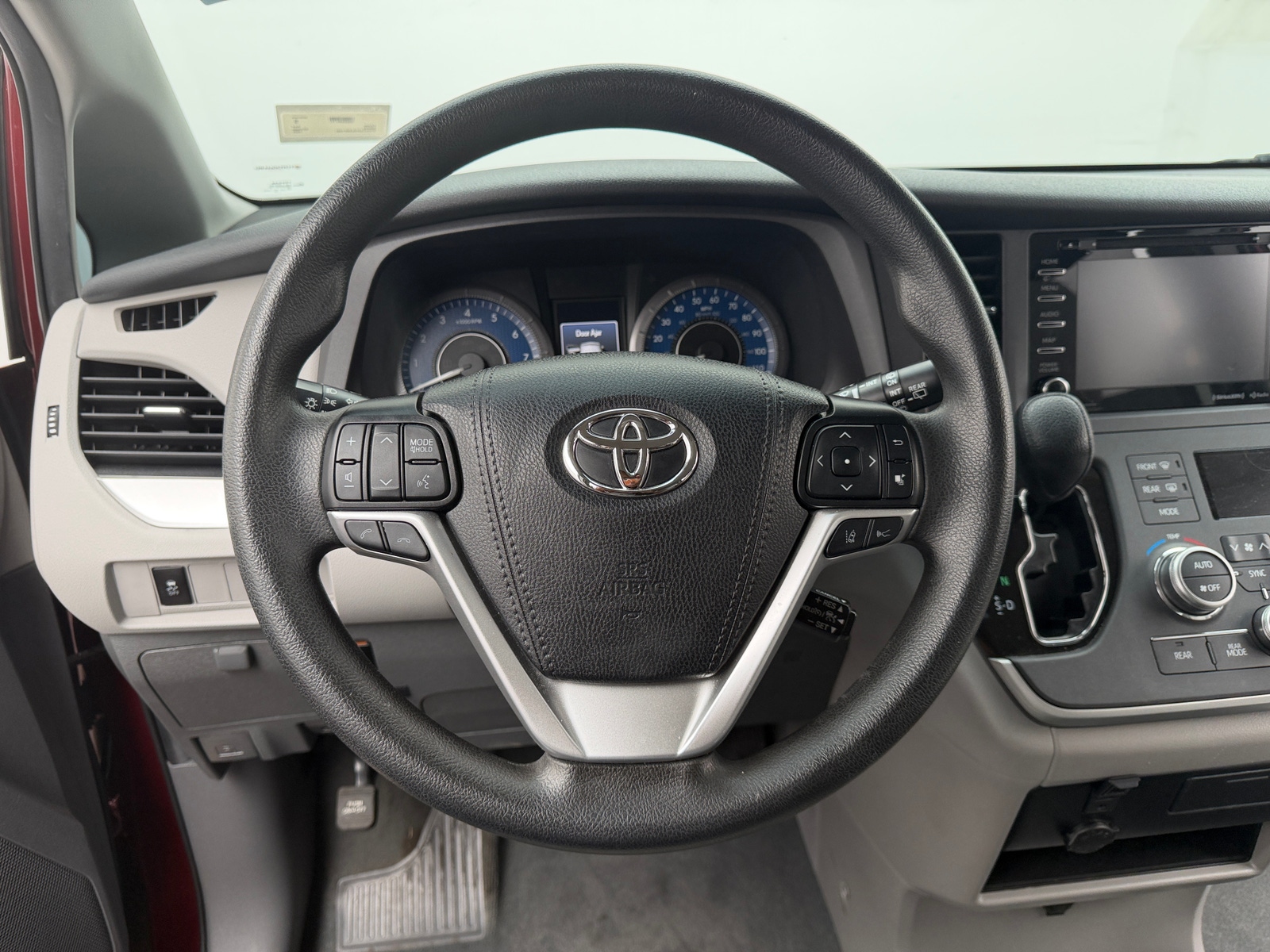 Thumbnail: 2020 Toyota Sienna - 5