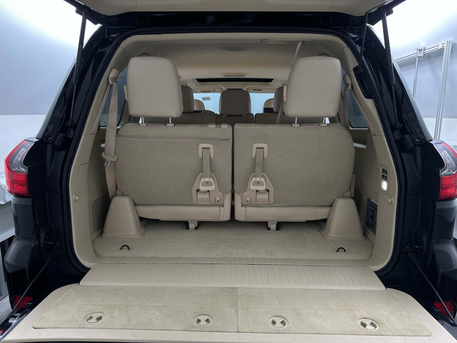Thumbnail: 2018 Lexus LX - 6