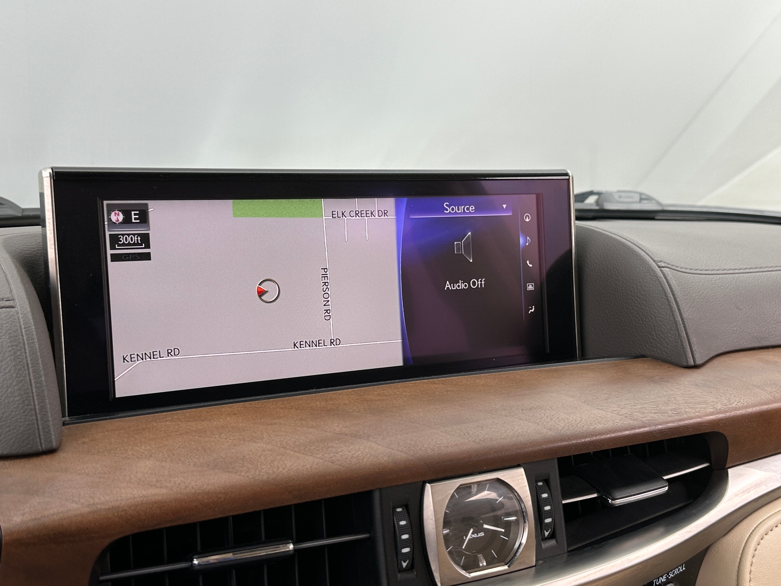 Thumbnail: 2018 Lexus LX - 3