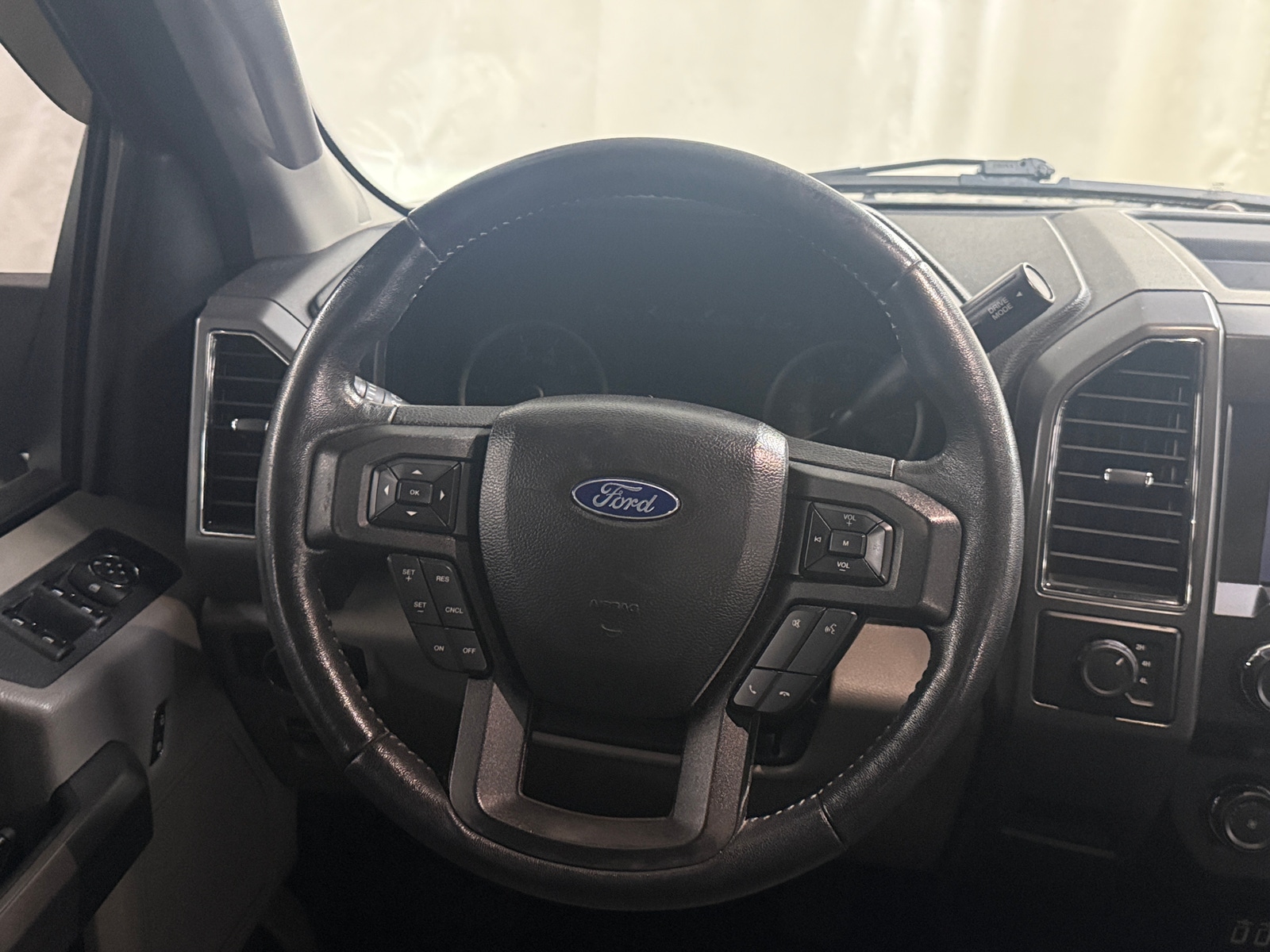 Thumbnail: 2019 Ford Econoline - 5