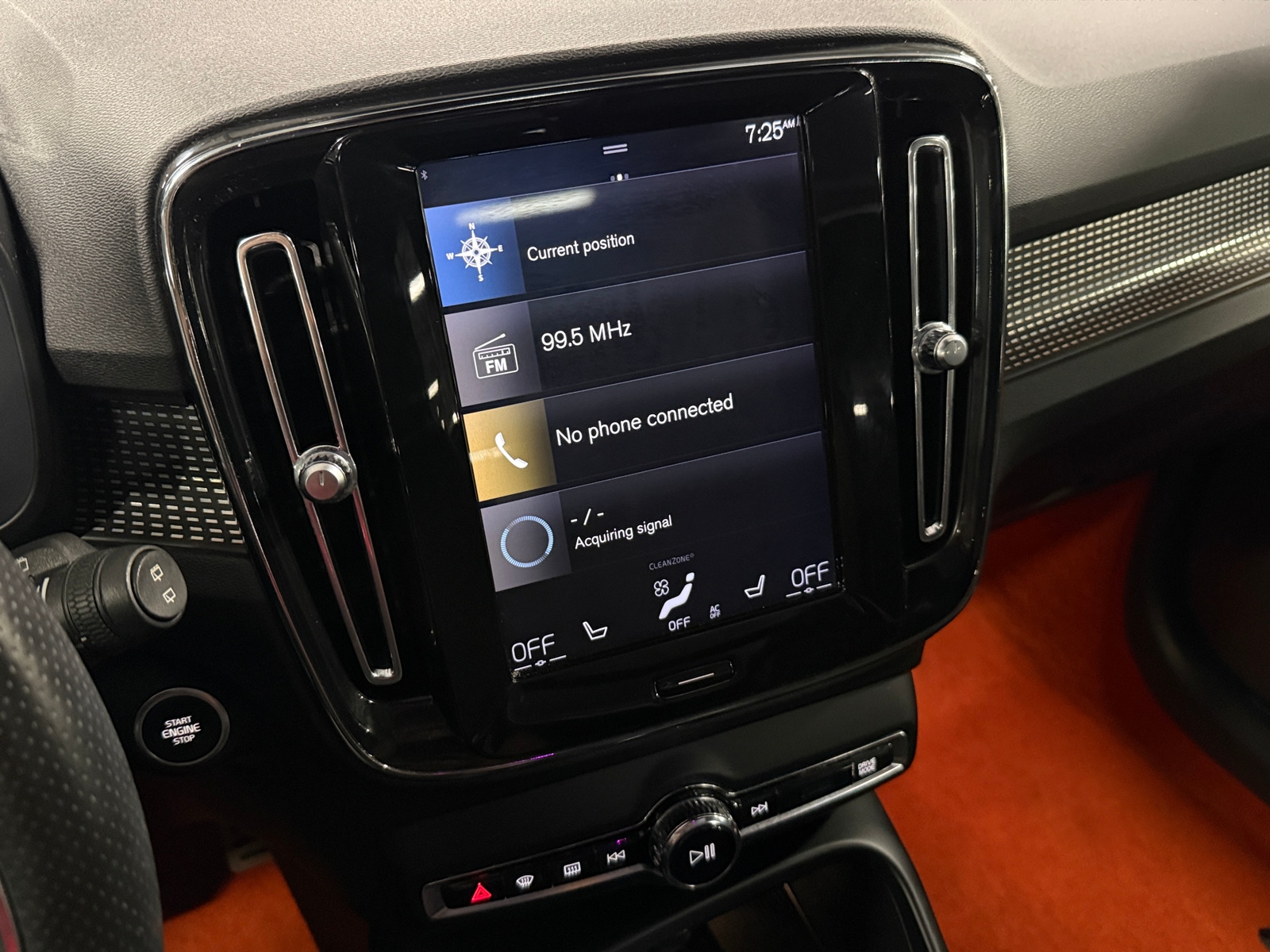Thumbnail: 2019 Volvo XC40 - 4