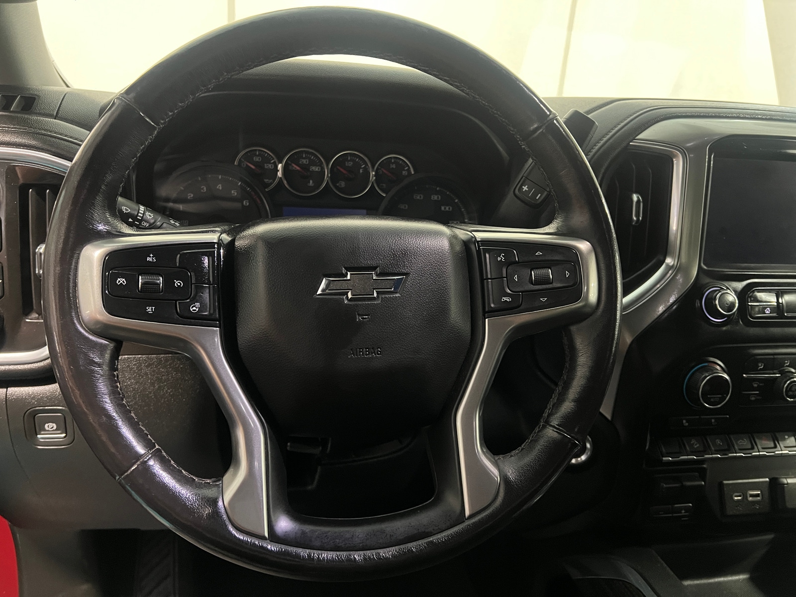 Thumbnail: 2019 Chevrolet Silverado 1500 - 5
