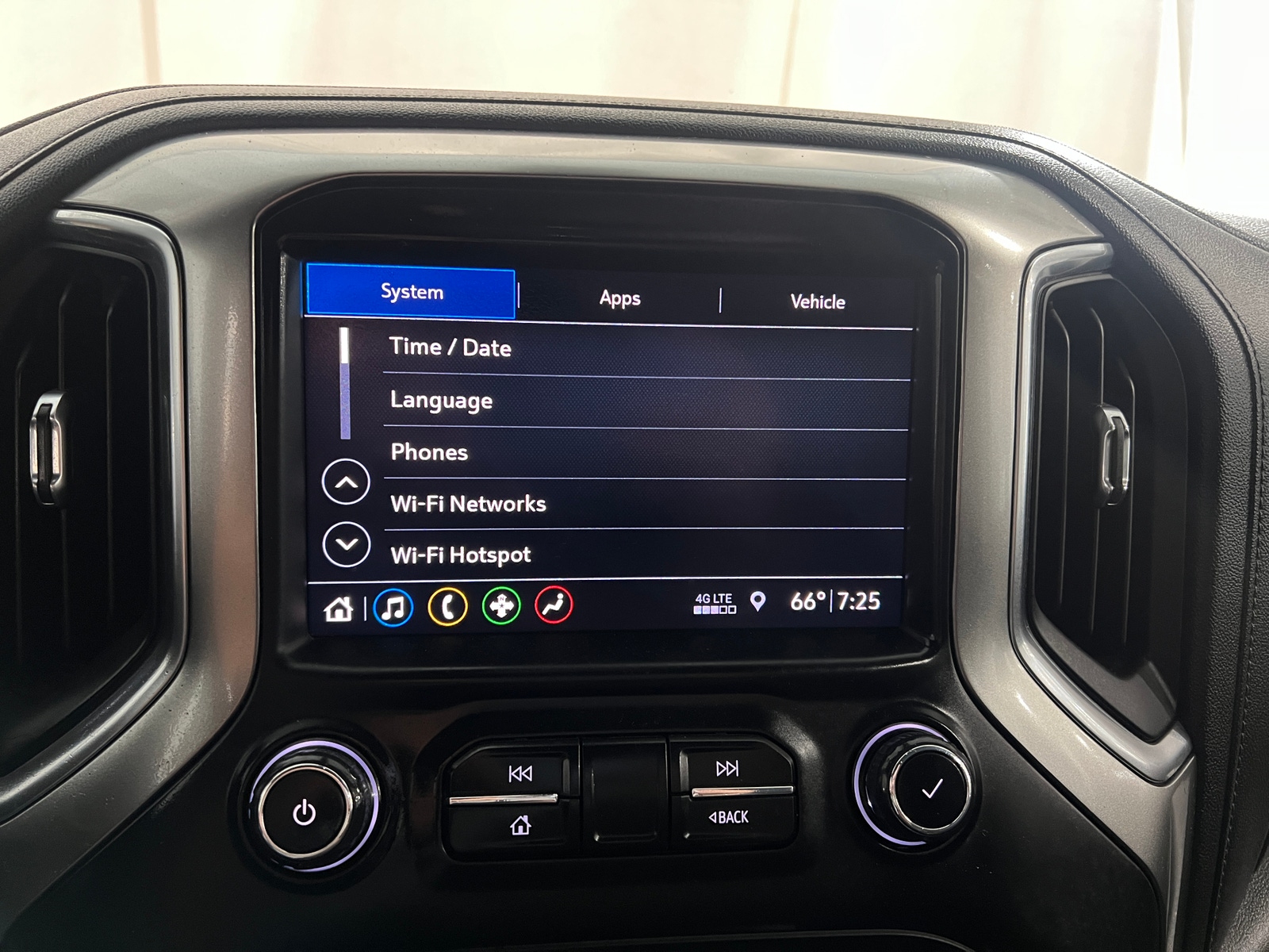 Thumbnail: 2019 Chevrolet Silverado 1500 - 4