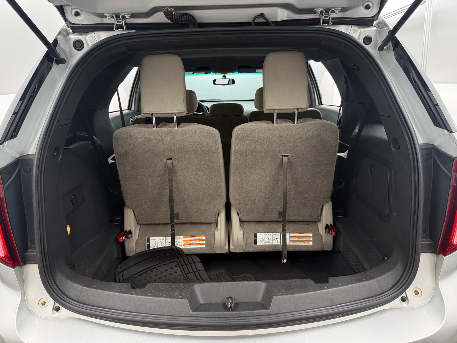Thumbnail: 2015 Ford Explorer - 7