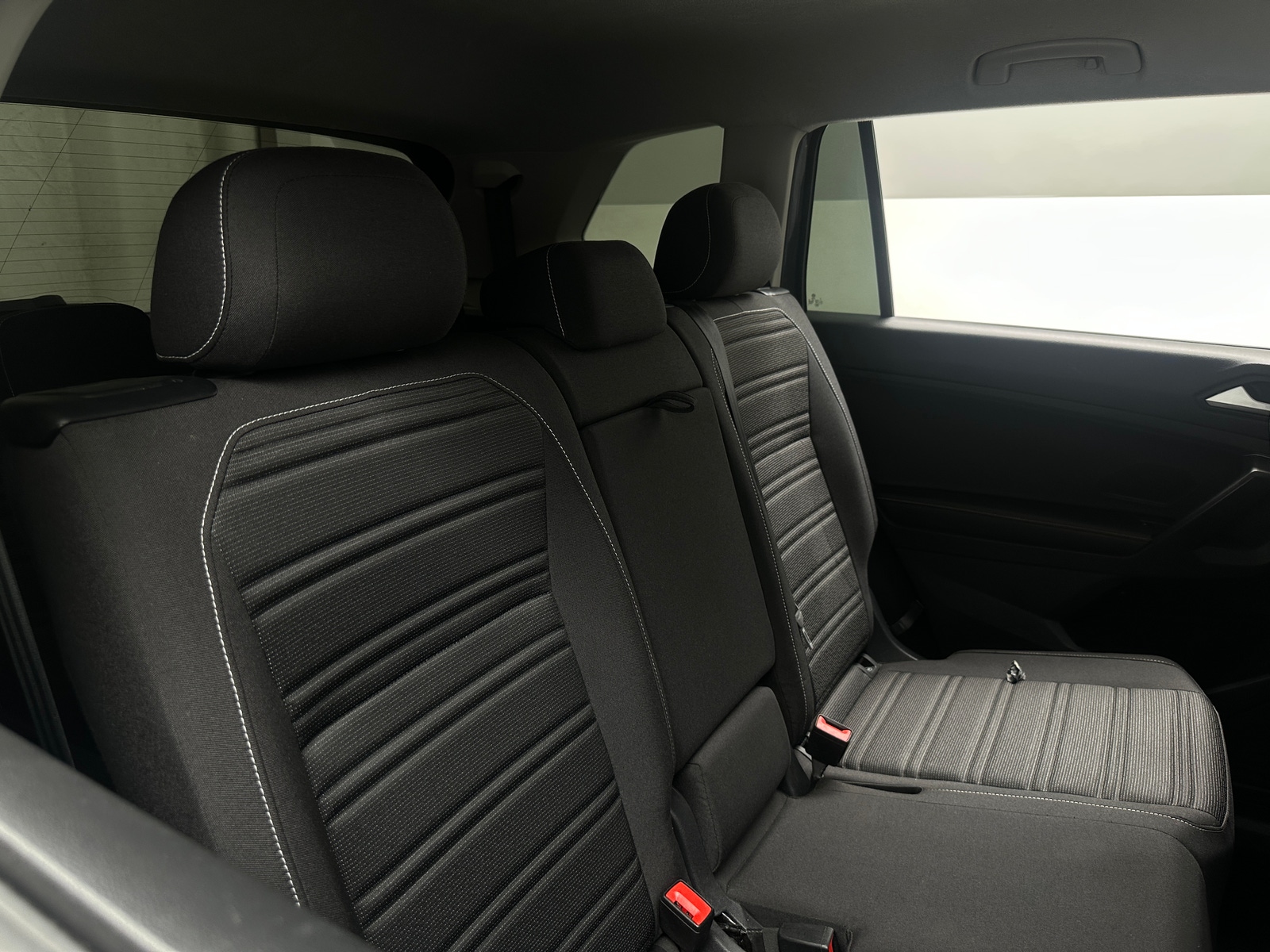 Thumbnail: 2023 Volkswagen Tiguan - 6