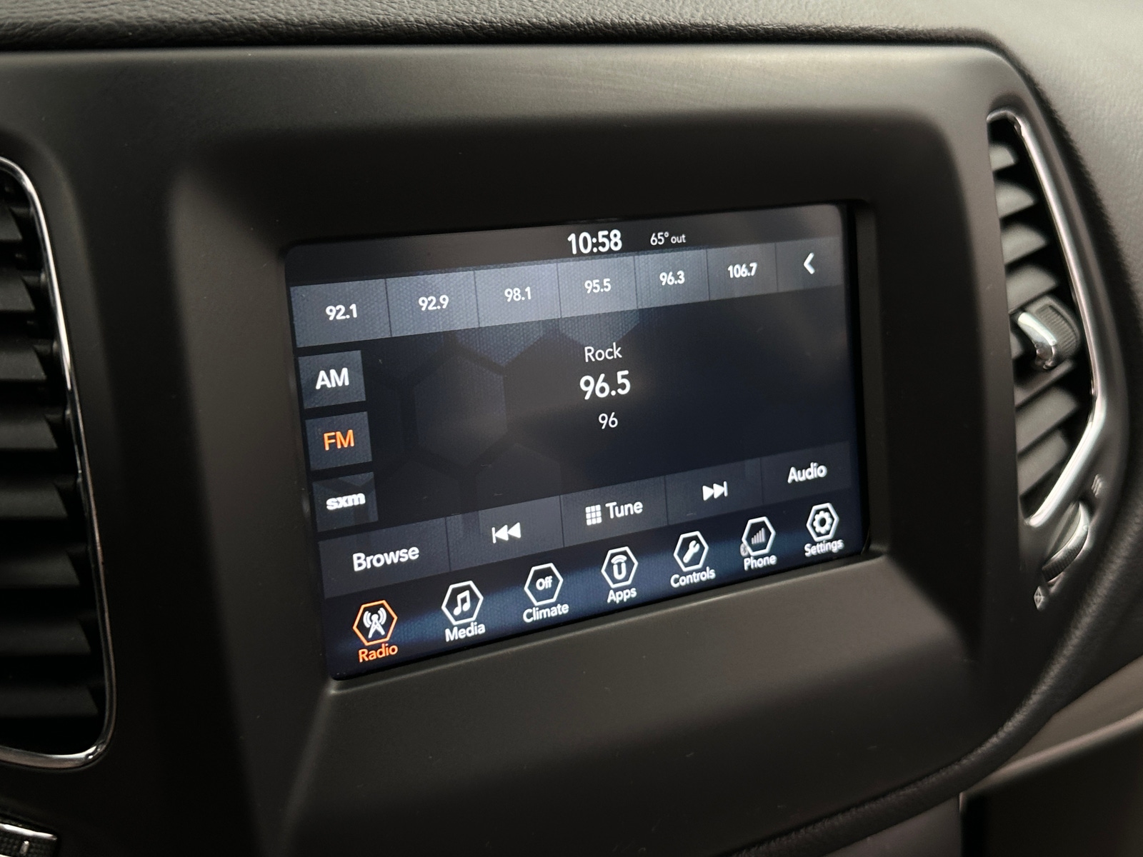 Thumbnail: 2018 Jeep Compass - 4