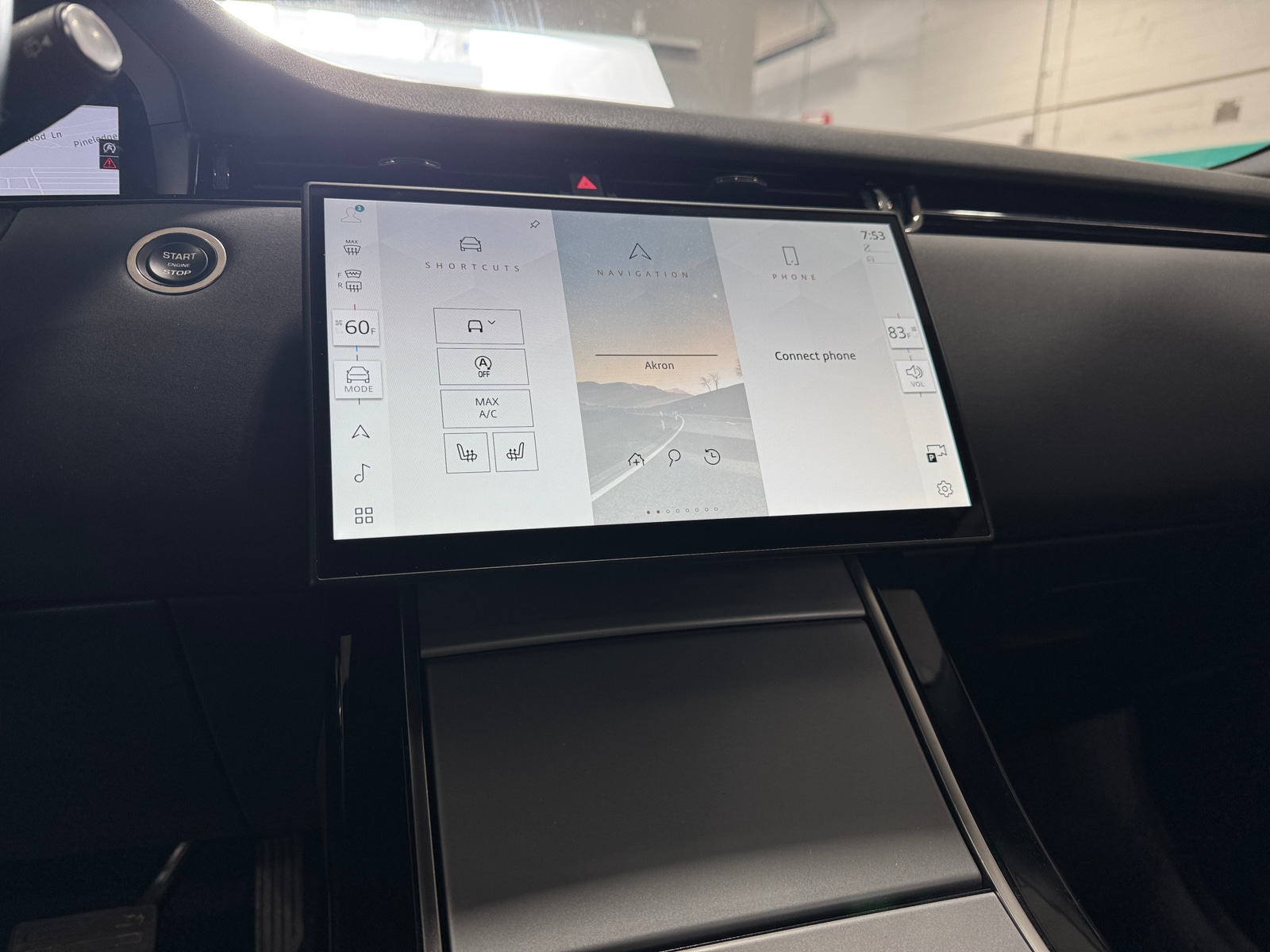 Thumbnail: 2024 Land Rover Range Rover Evoque - 3