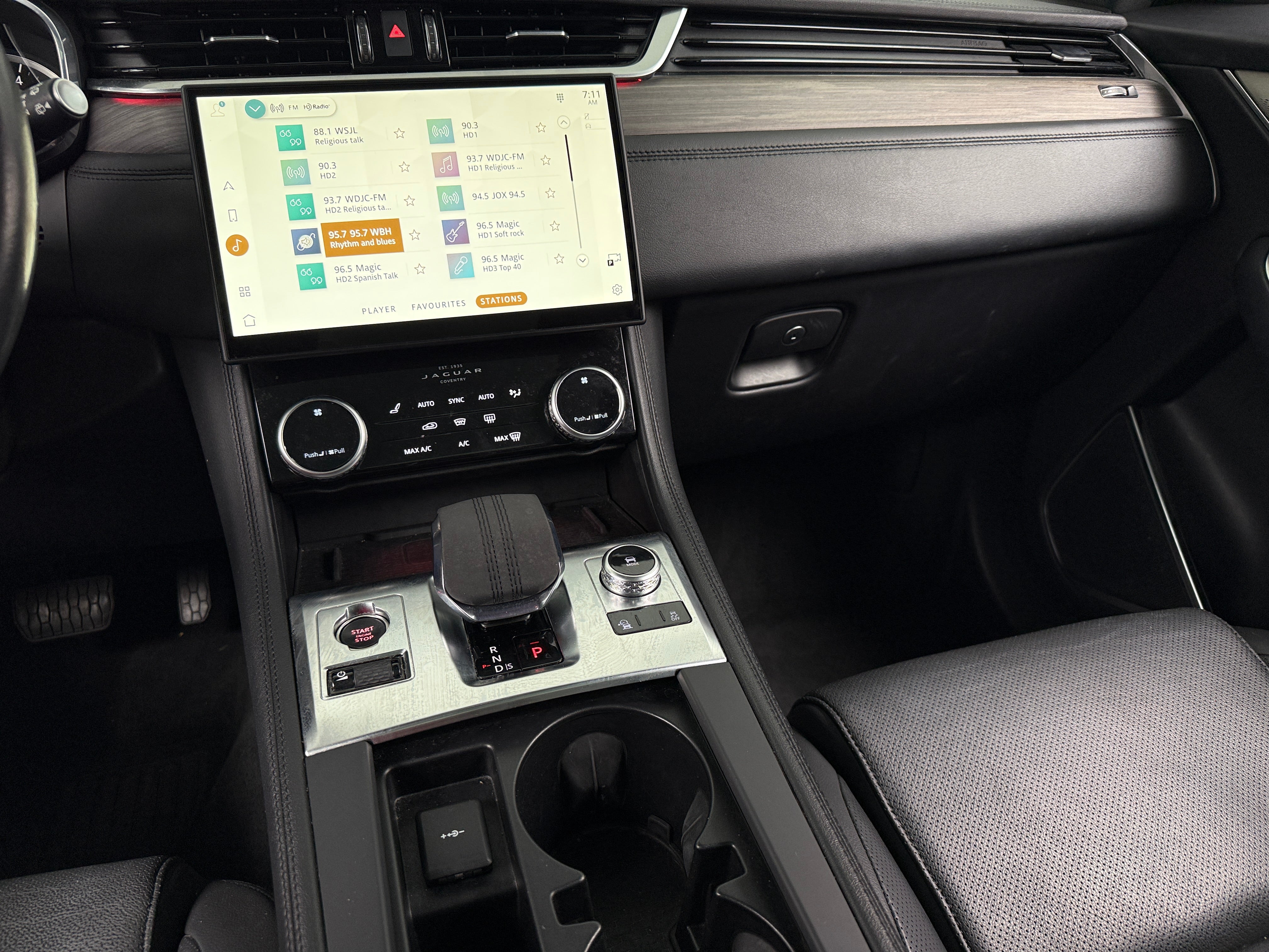 2023 Jaguar F-Pace S - Photo 3