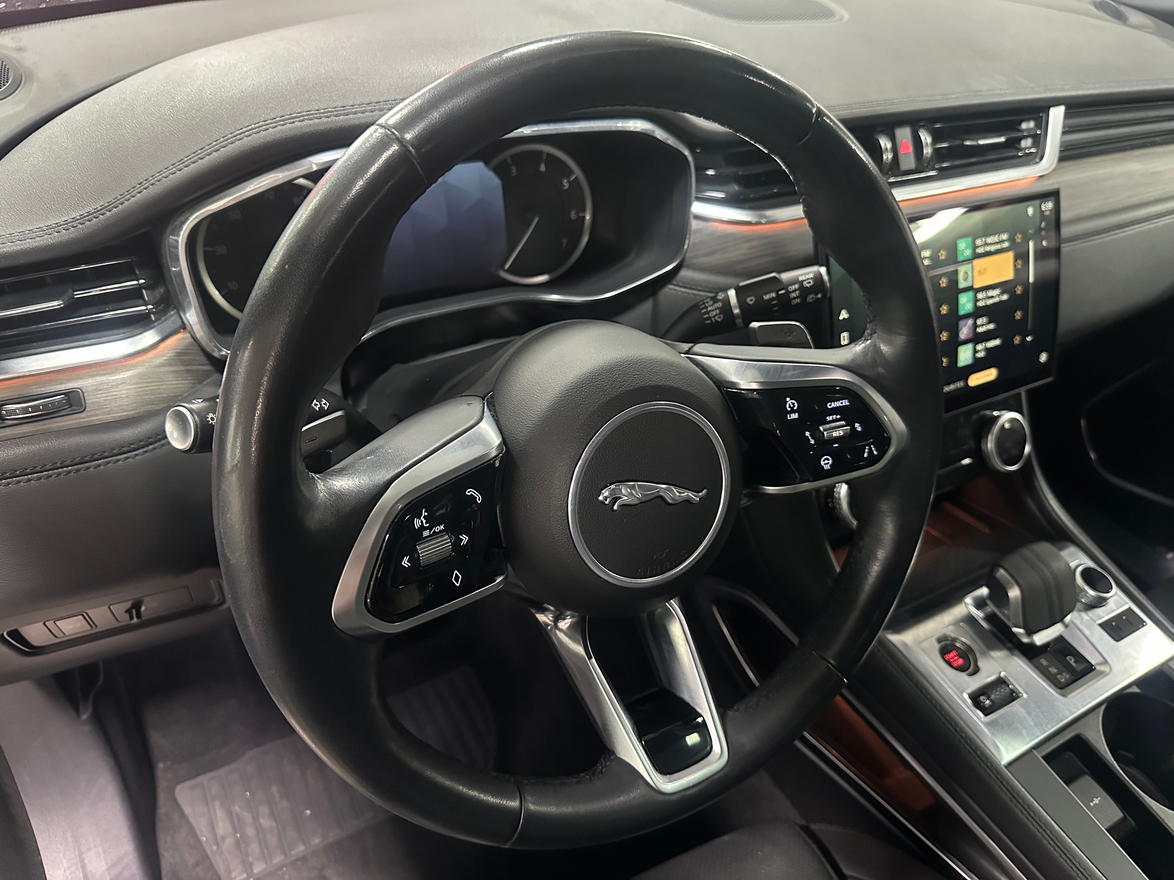 2023 Jaguar F-Pace S - Photo 7