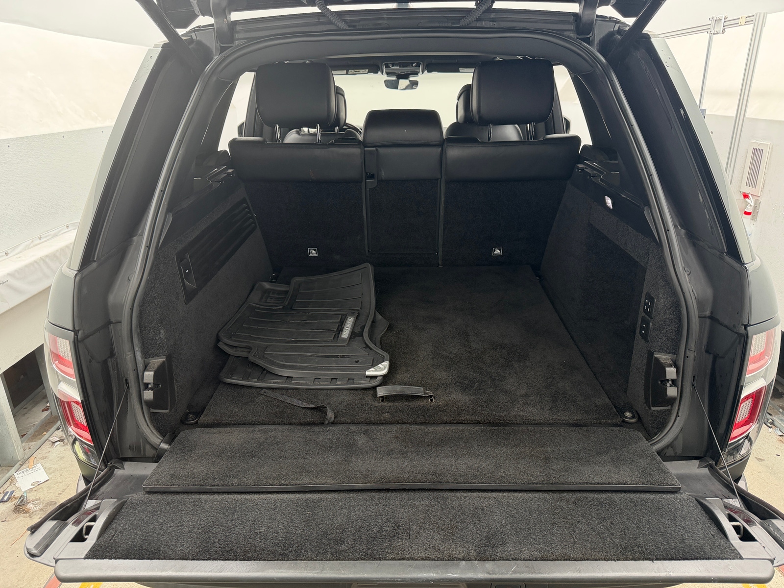 Thumbnail: 2022 Land Rover Range Rover - 6