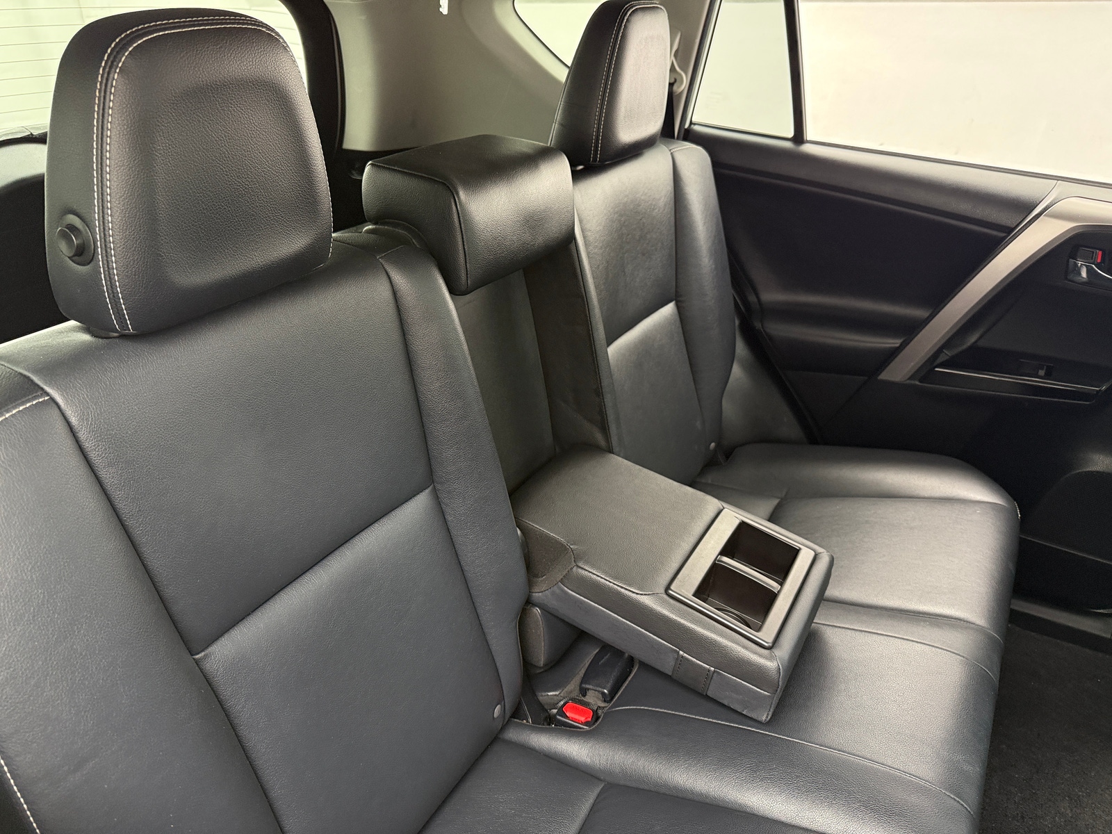 Thumbnail: 2016 Toyota RAV4 - 6