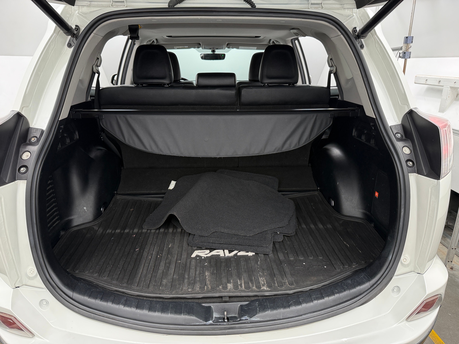 Thumbnail: 2016 Toyota RAV4 - 7