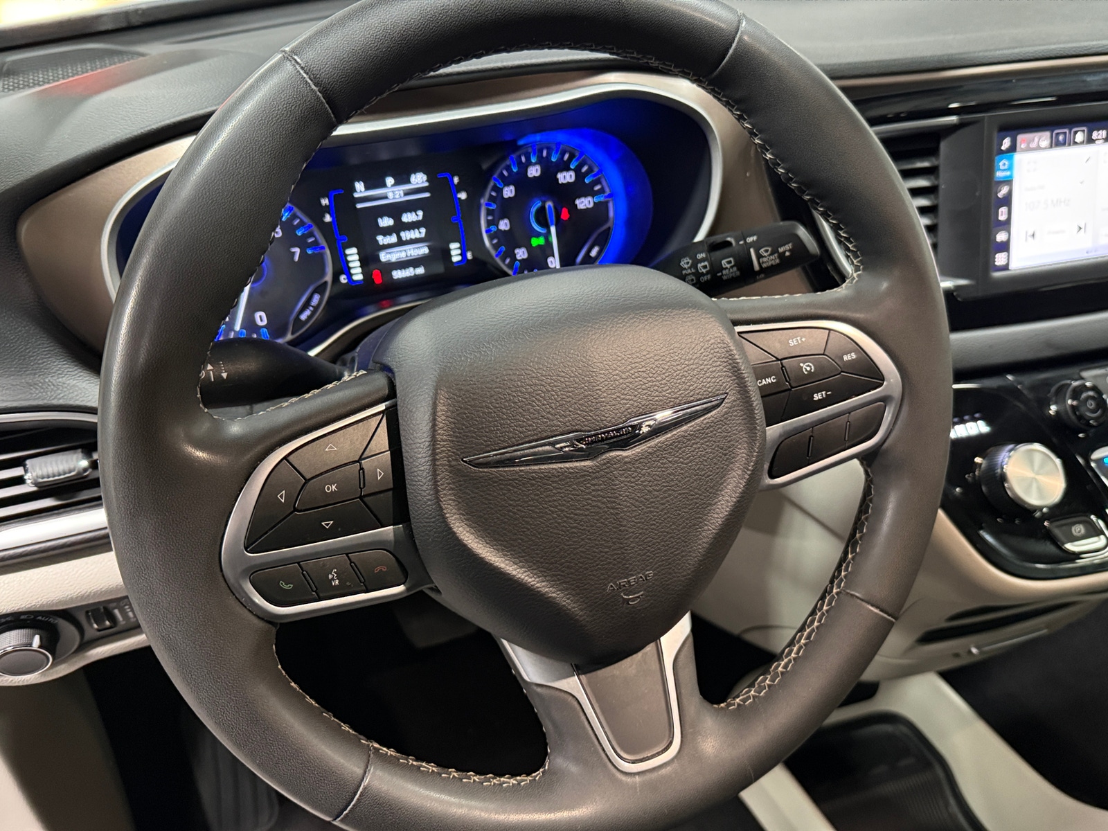 Thumbnail: 2024 Chrysler Voyager - 5