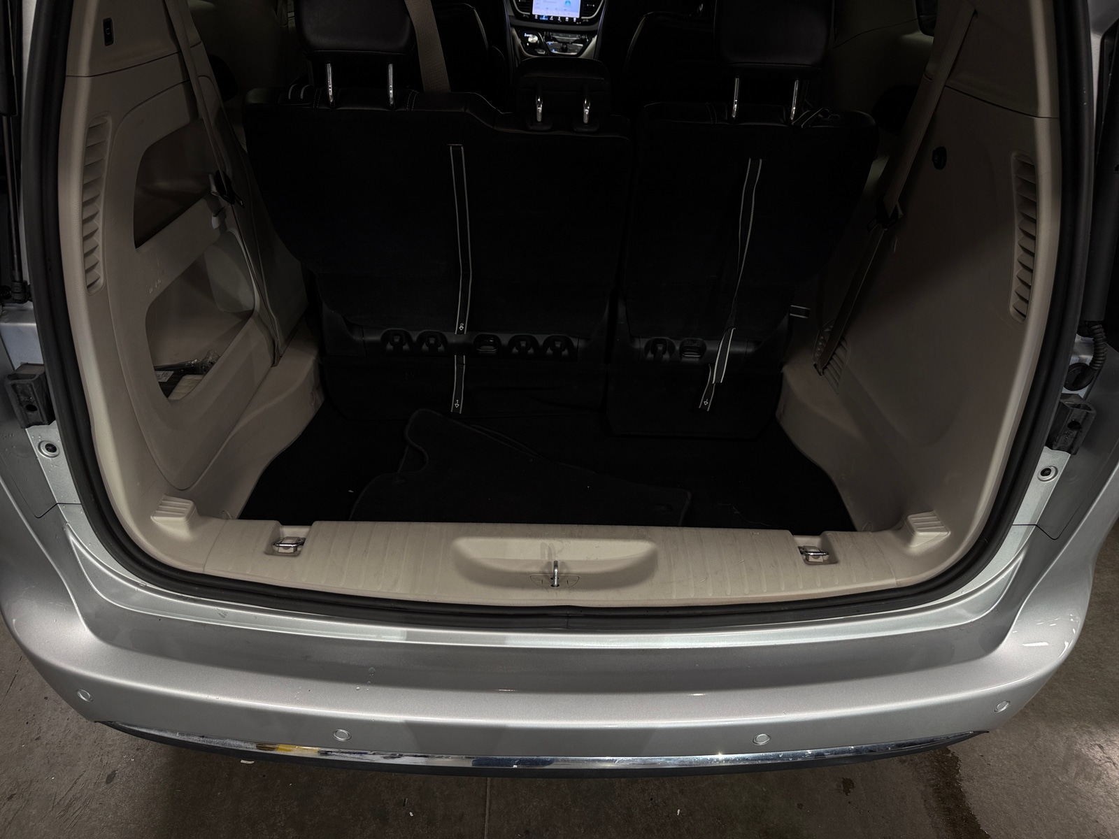 Thumbnail: 2024 Chrysler Pacifica - 6