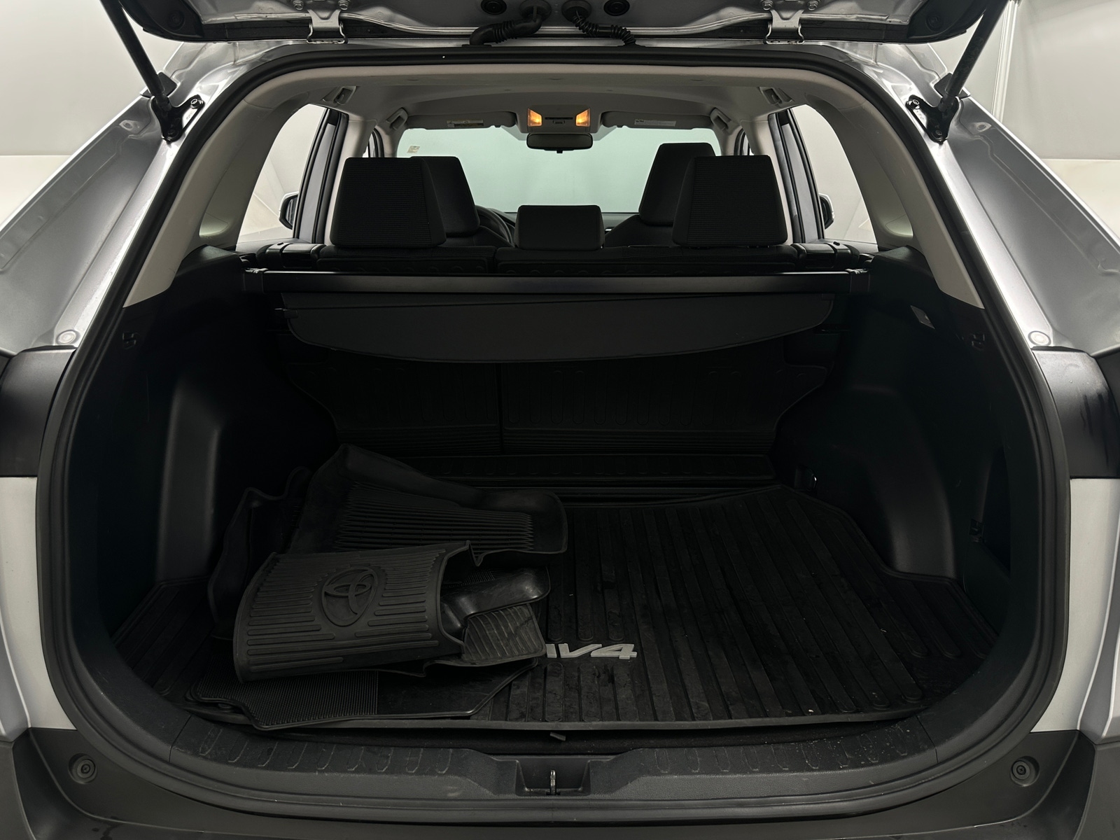 Thumbnail: 2019 Toyota RAV4 - 7