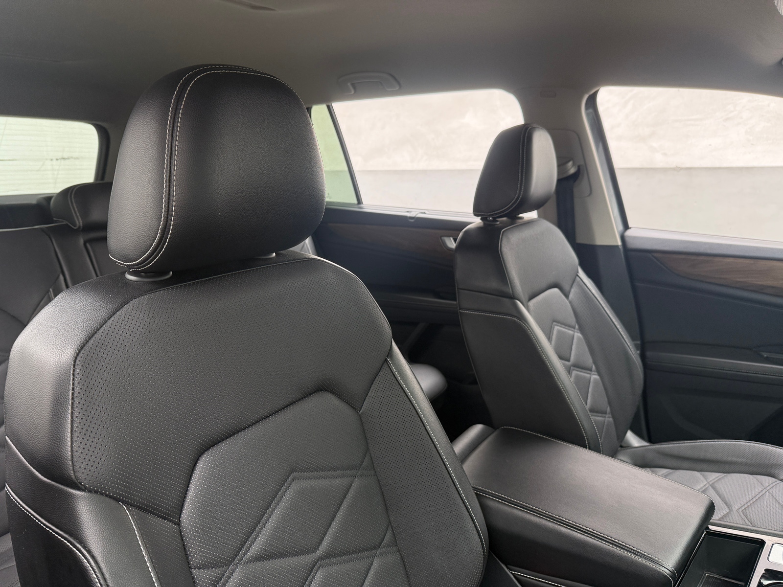 Thumbnail: 2024 Volkswagen Atlas - 2