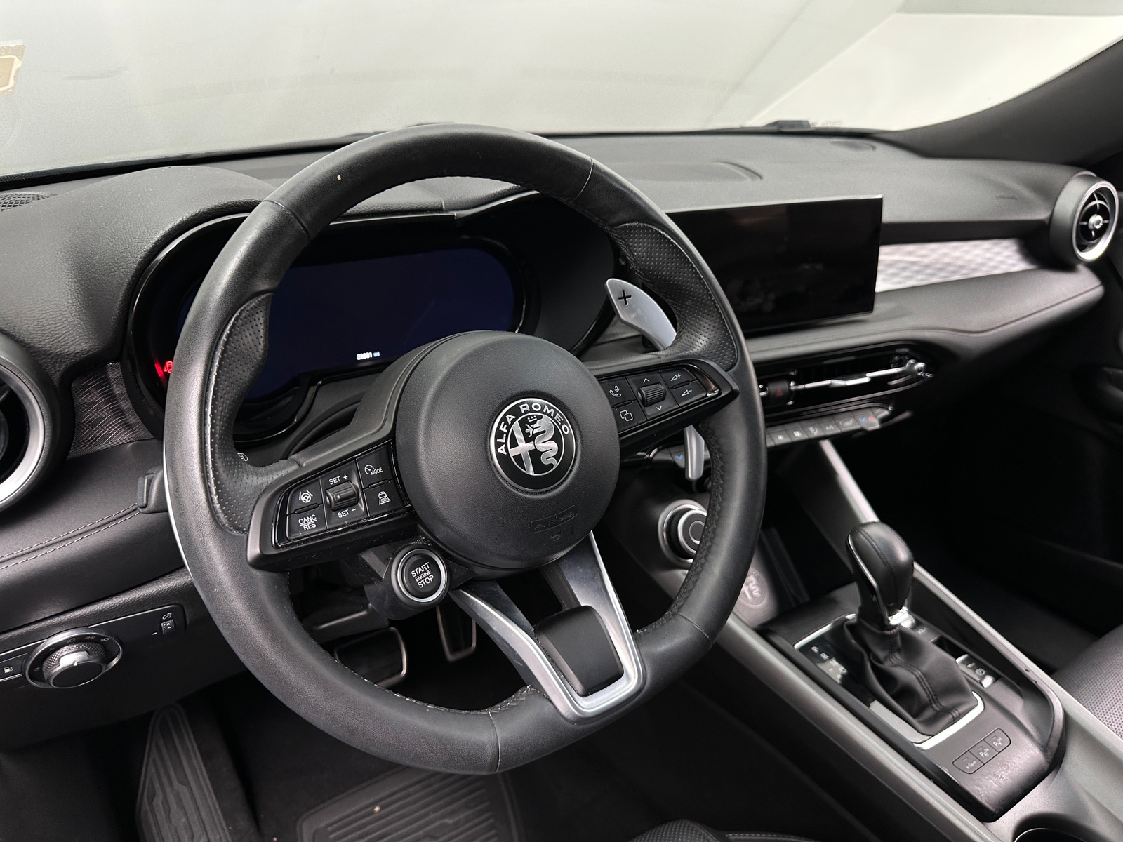 Thumbnail: 2024 Alfa Romeo Tonale - 4