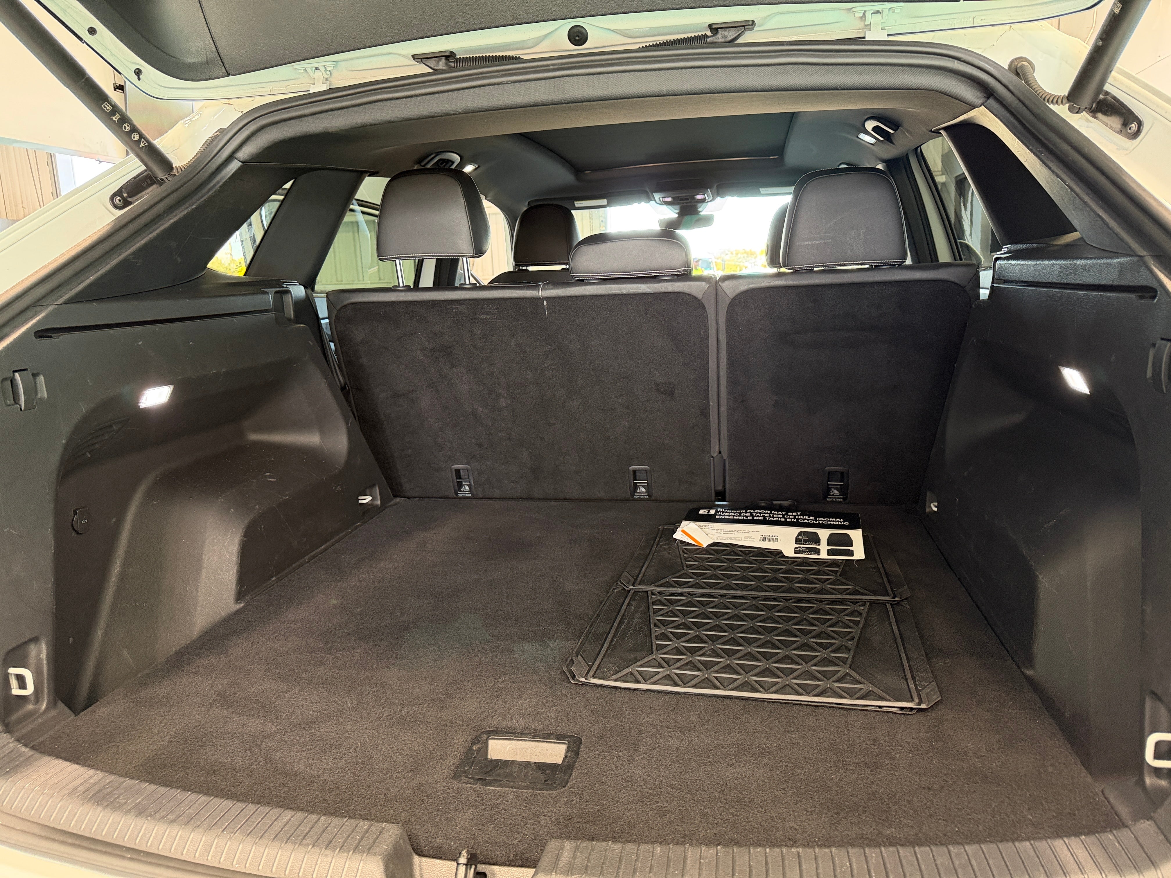 2025 Volkswagen Atlas Cross Sport SE w/Tech - Photo 10