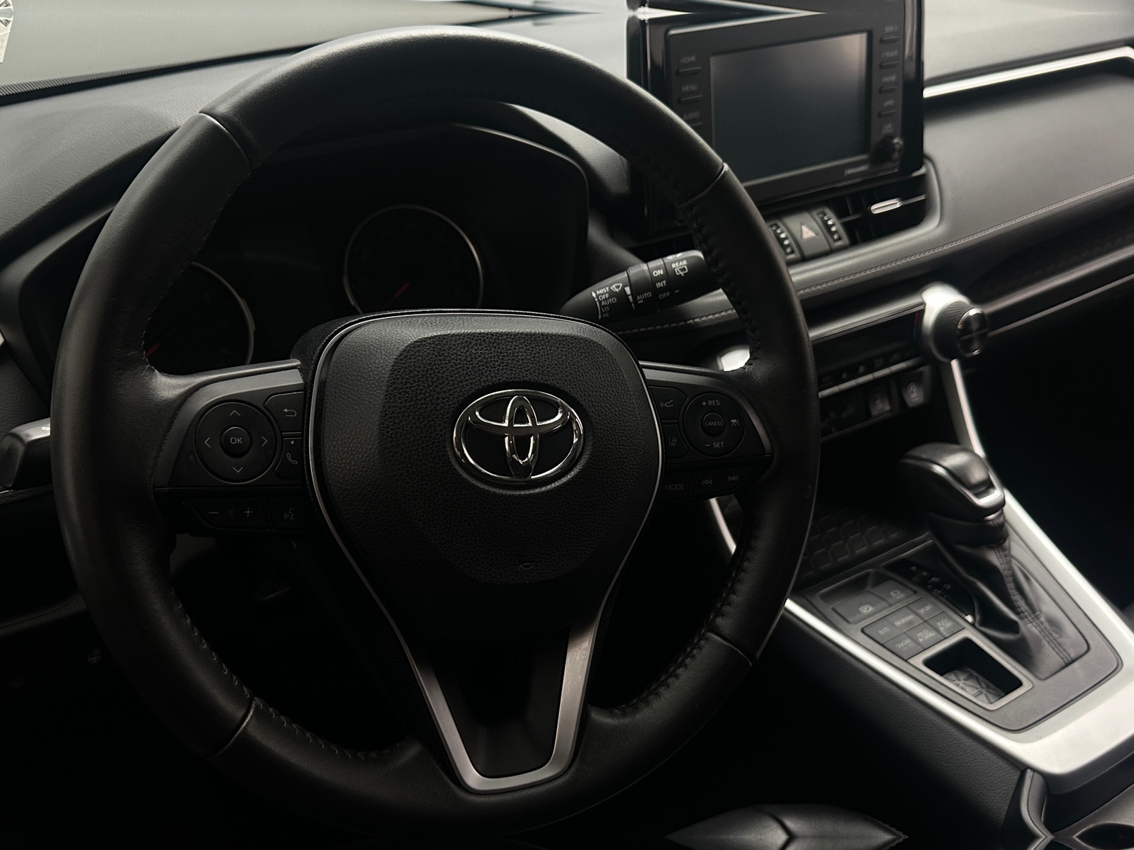 Thumbnail: 2020 Toyota RAV4 - 4