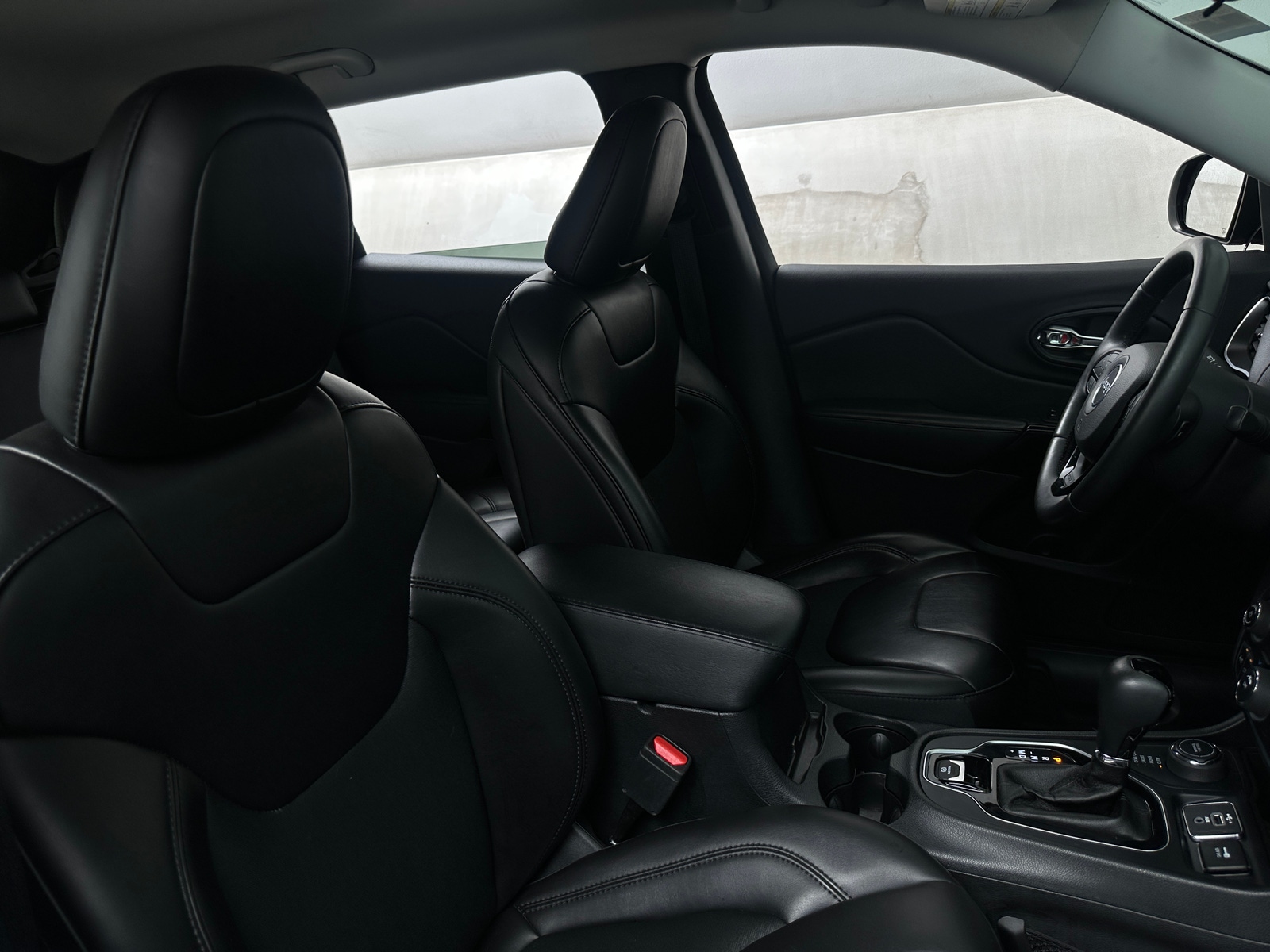 Thumbnail: 2019 Jeep Cherokee - 2