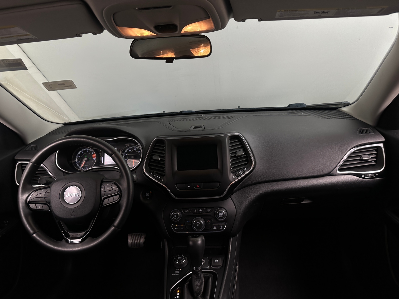 Thumbnail: 2019 Jeep Cherokee - 3