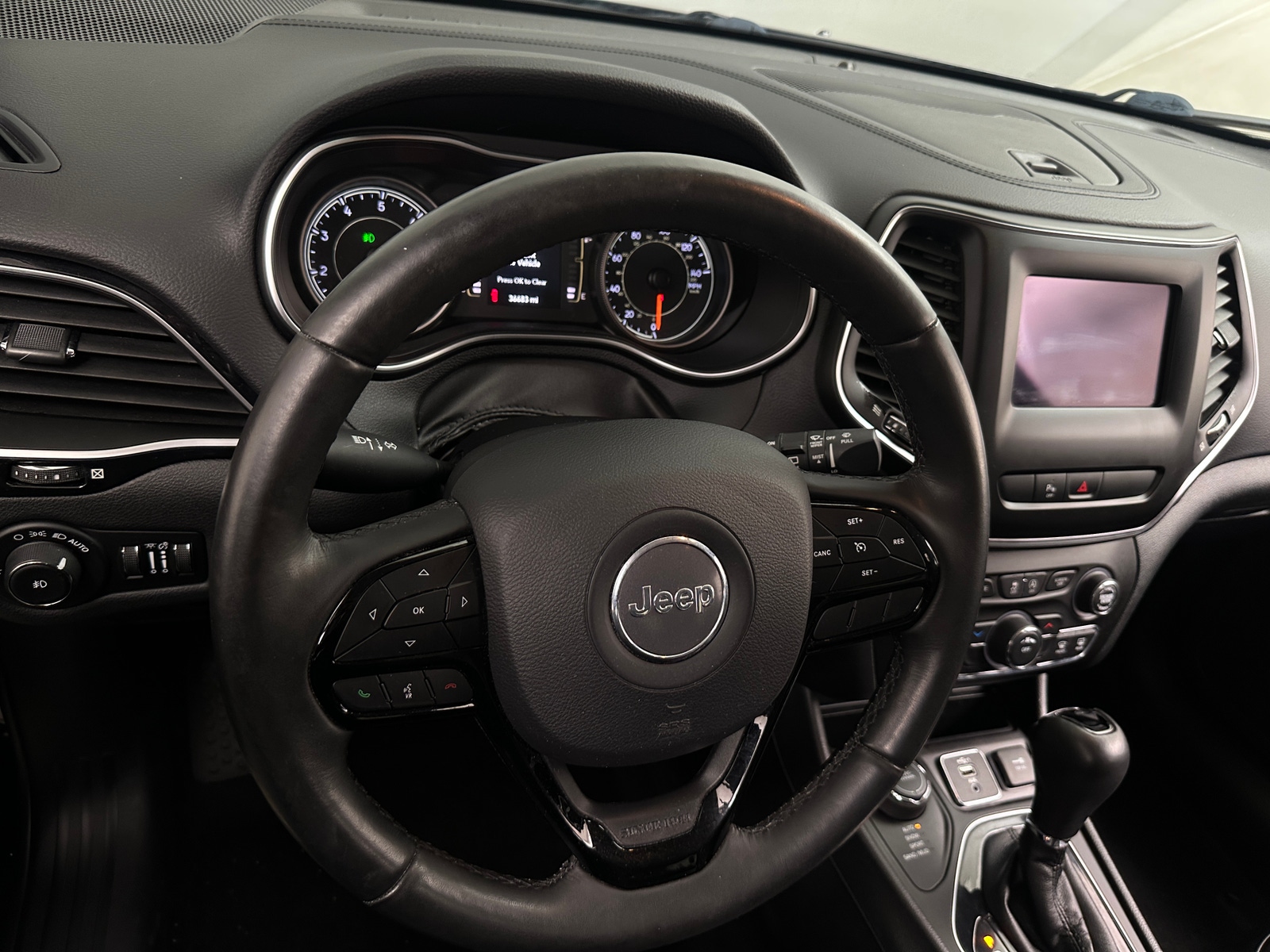Thumbnail: 2019 Jeep Cherokee - 5
