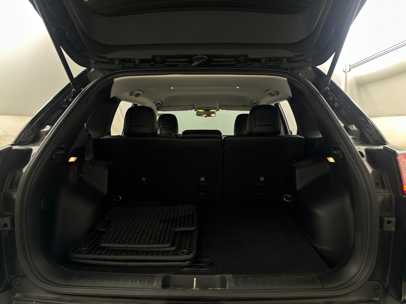 Thumbnail: 2019 Jeep Cherokee - 7