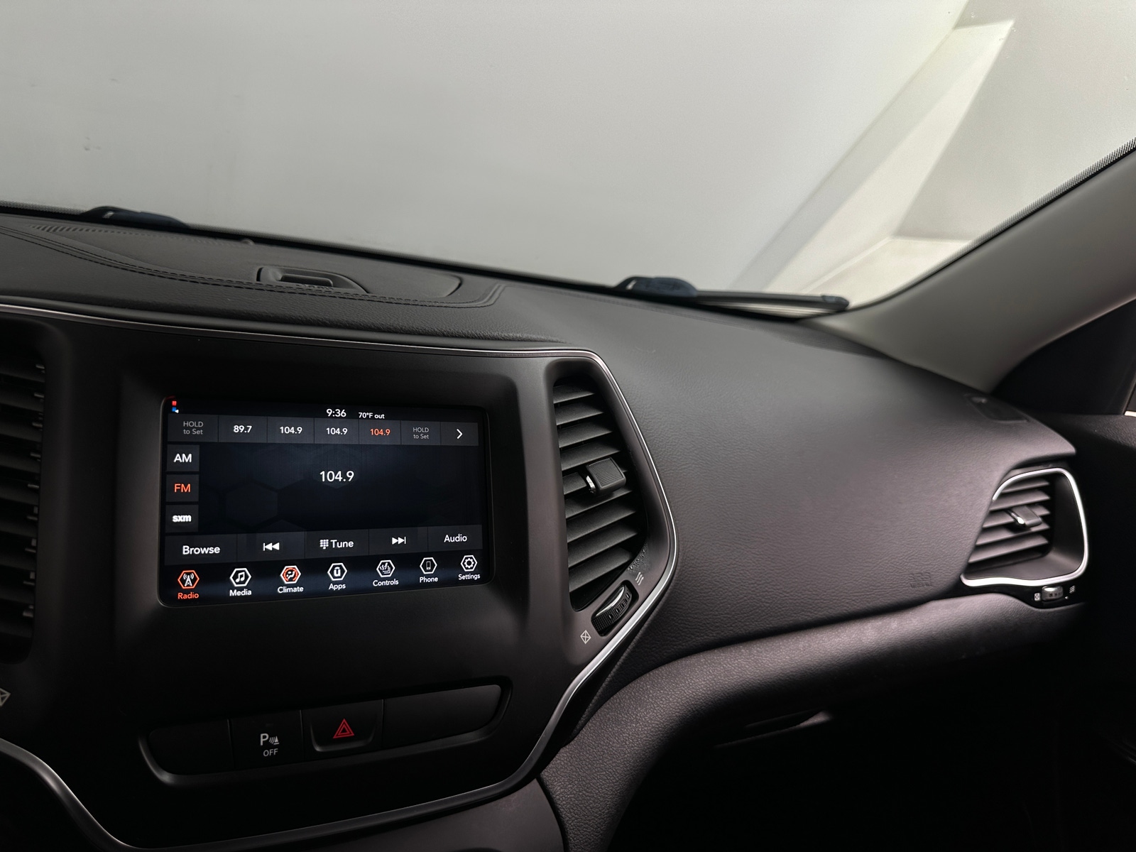 Thumbnail: 2019 Jeep Cherokee - 4