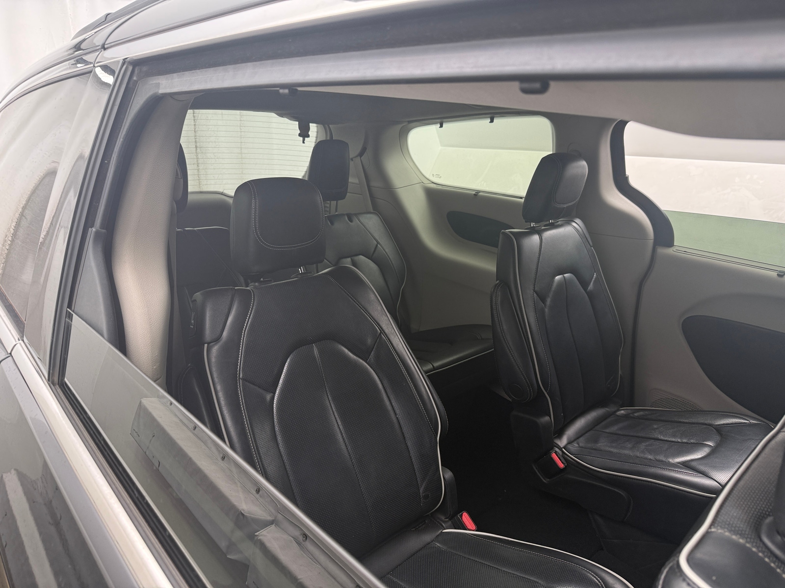 Thumbnail: 2022 Chrysler Pacifica - 5