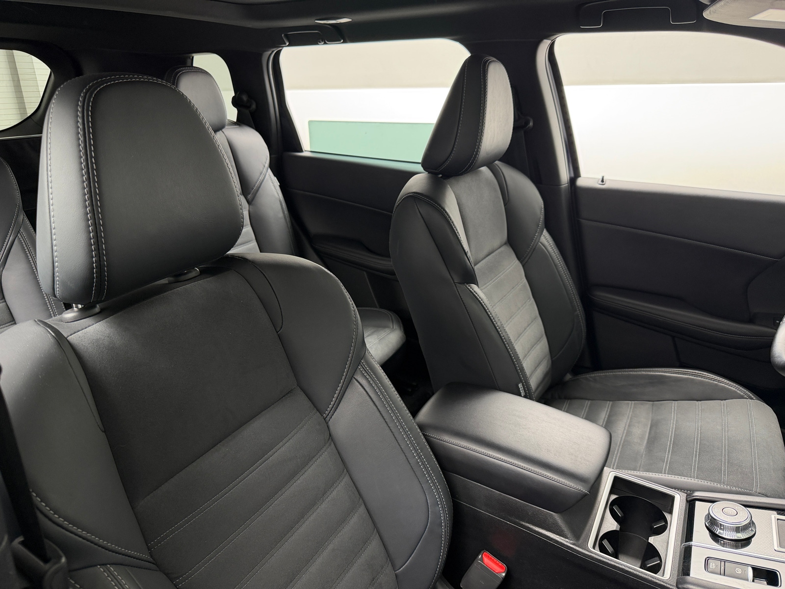 Thumbnail: 2022 Mitsubishi Outlander - 2