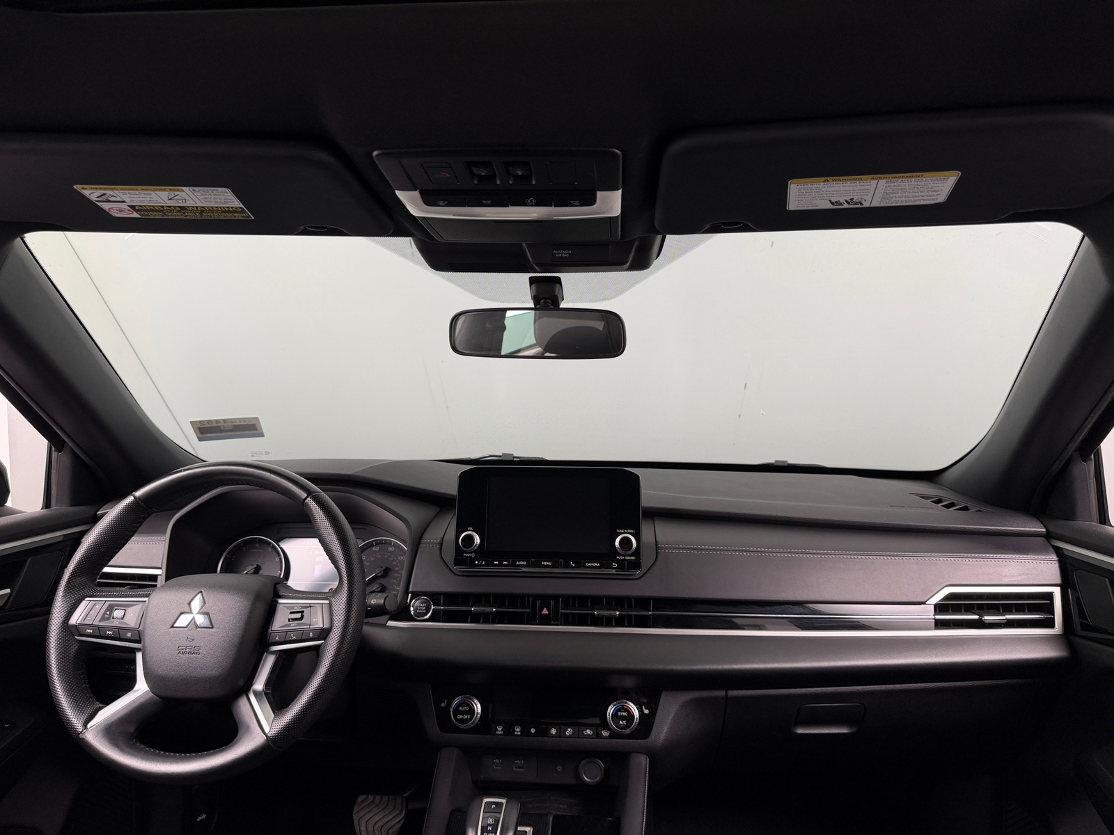Thumbnail: 2022 Mitsubishi Outlander - 3