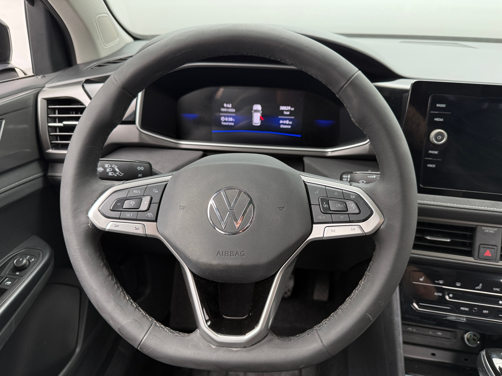 Thumbnail: 2025 Volkswagen Taos - 4