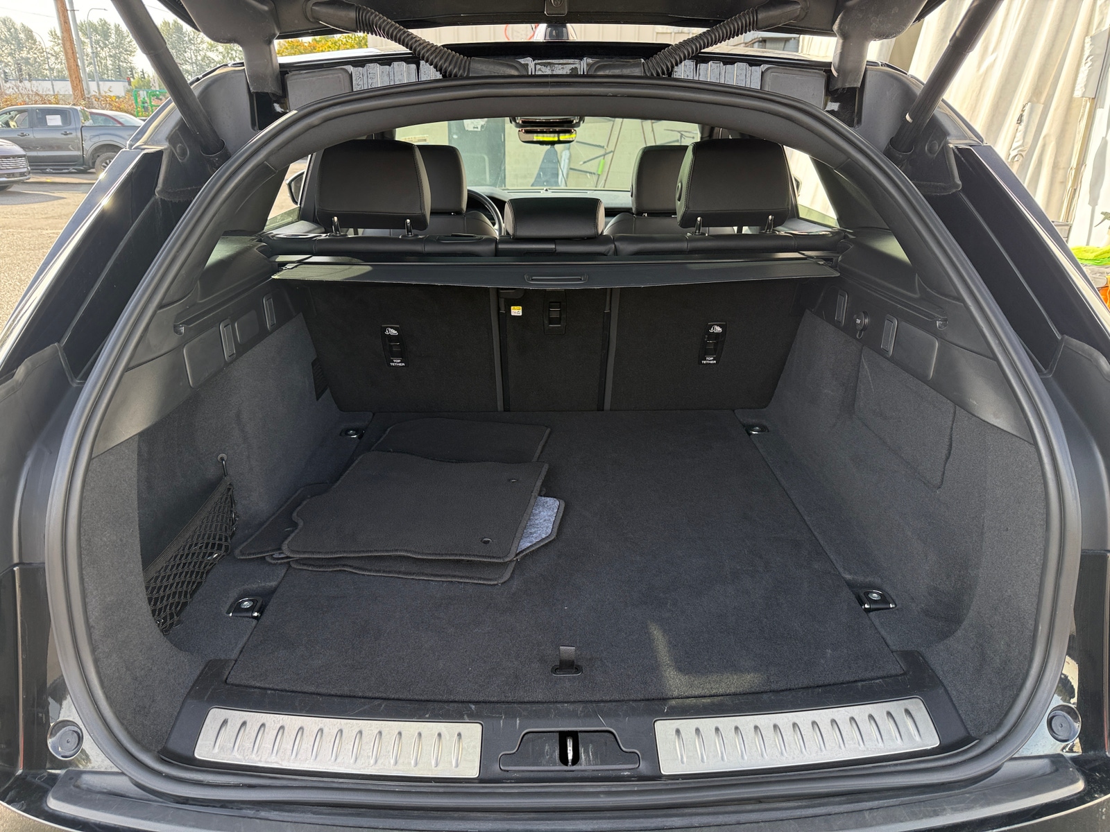 Thumbnail: 2025 Land Rover Range Rover Velar - 6