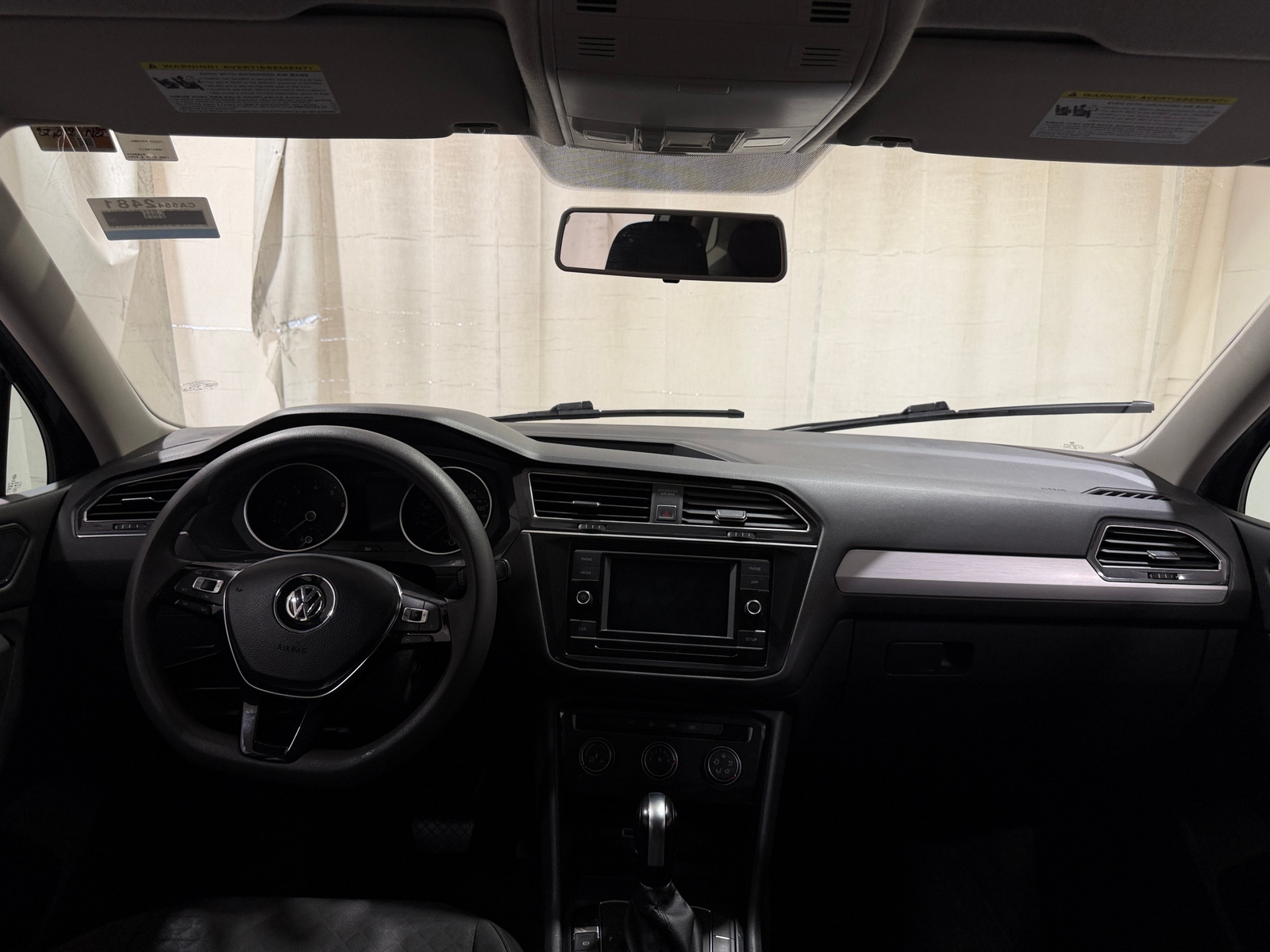 Thumbnail: 2018 Volkswagen Tiguan - 3