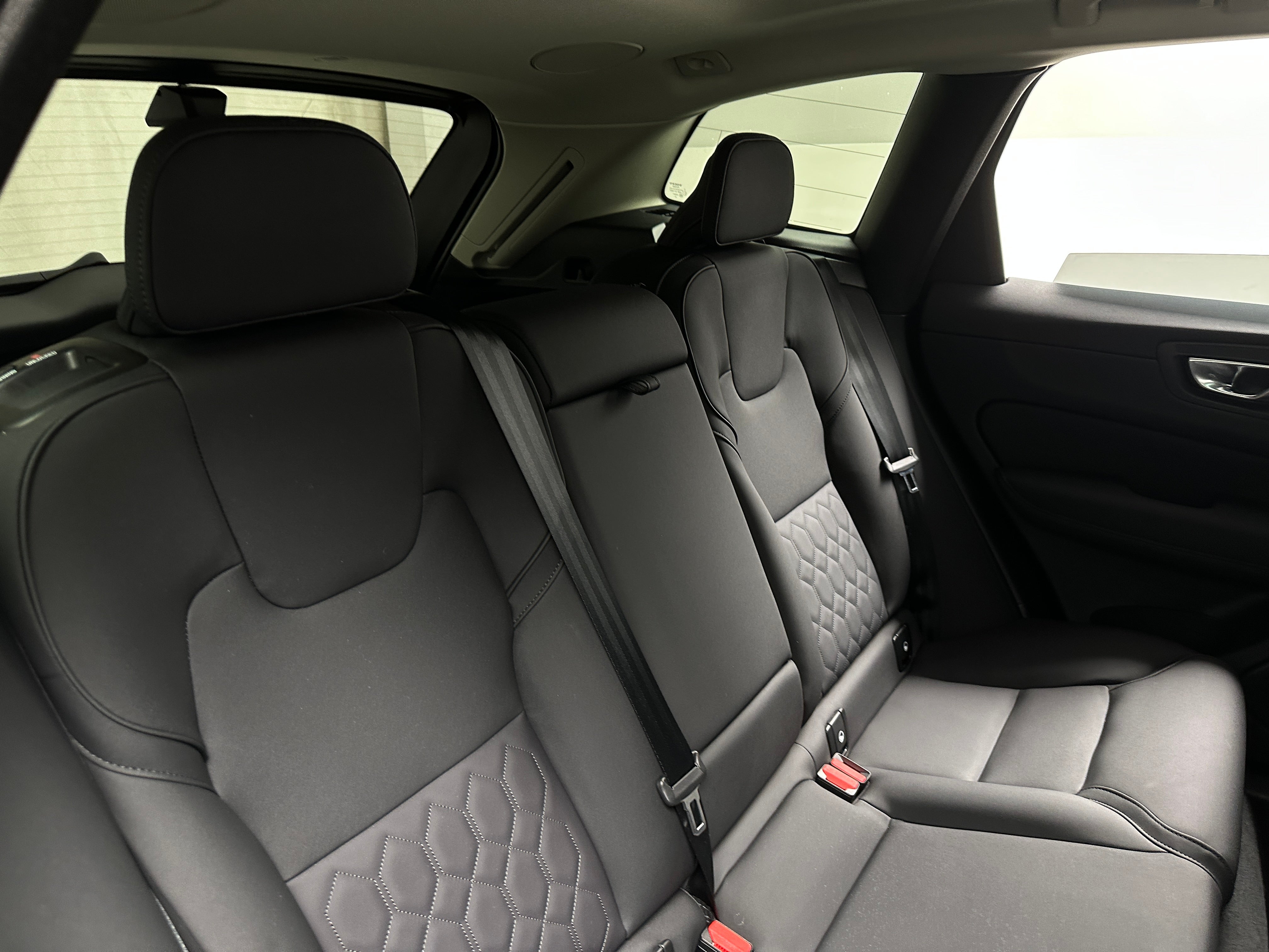 2026 Volvo XC60 Plus - Photo 3