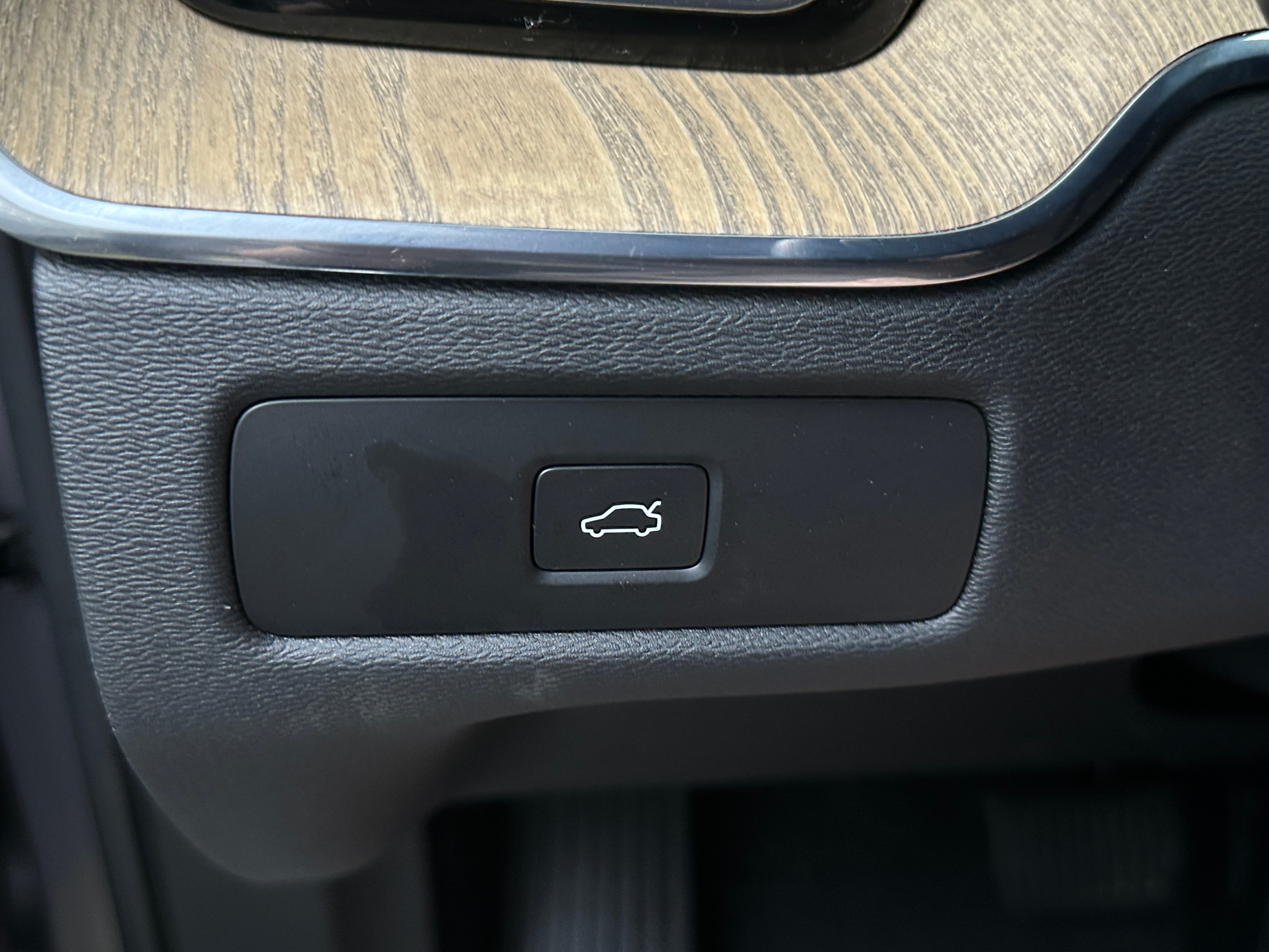 2026 Volvo XC60 Plus - Photo 11