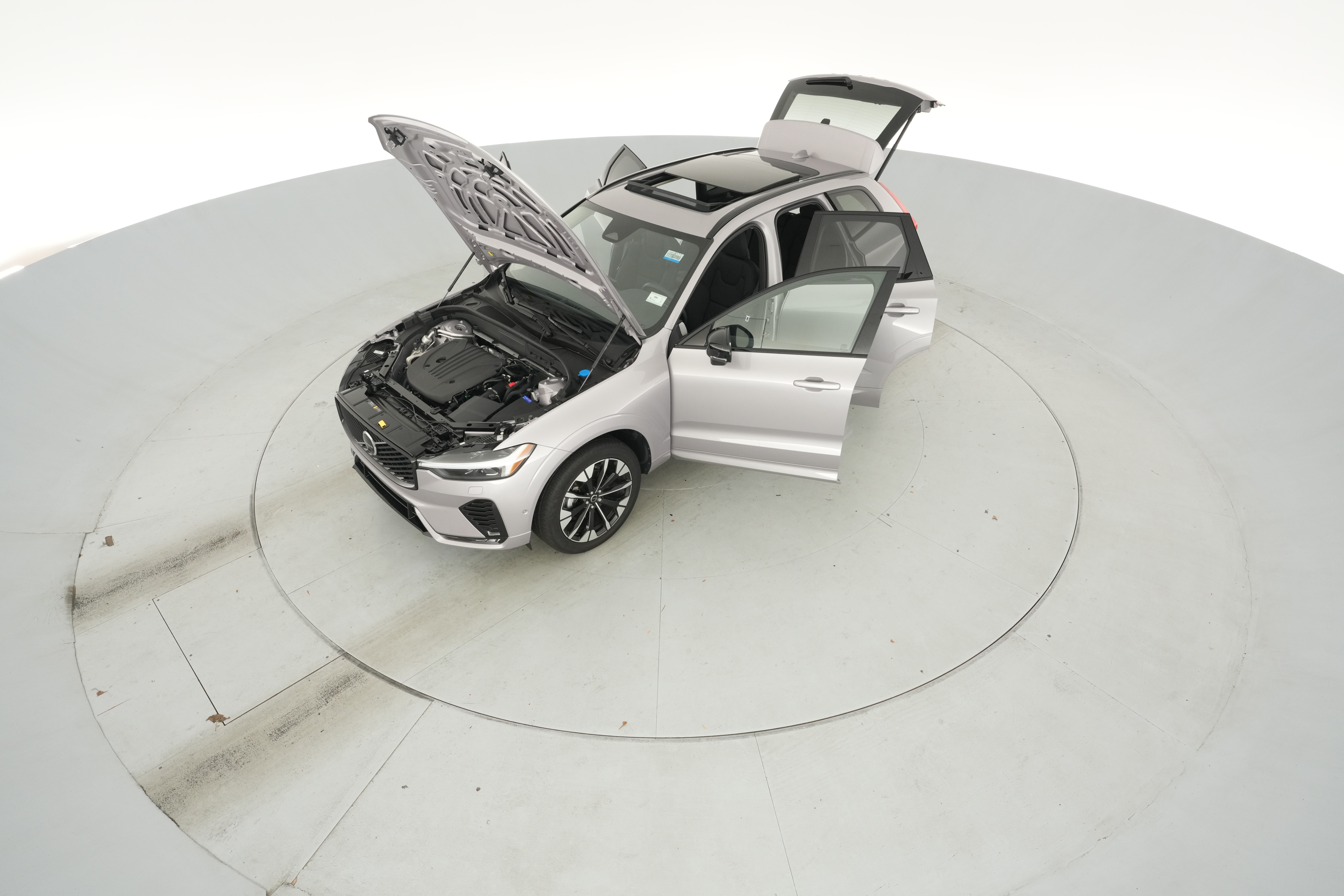 2026 Volvo XC60 Plus - Photo 46