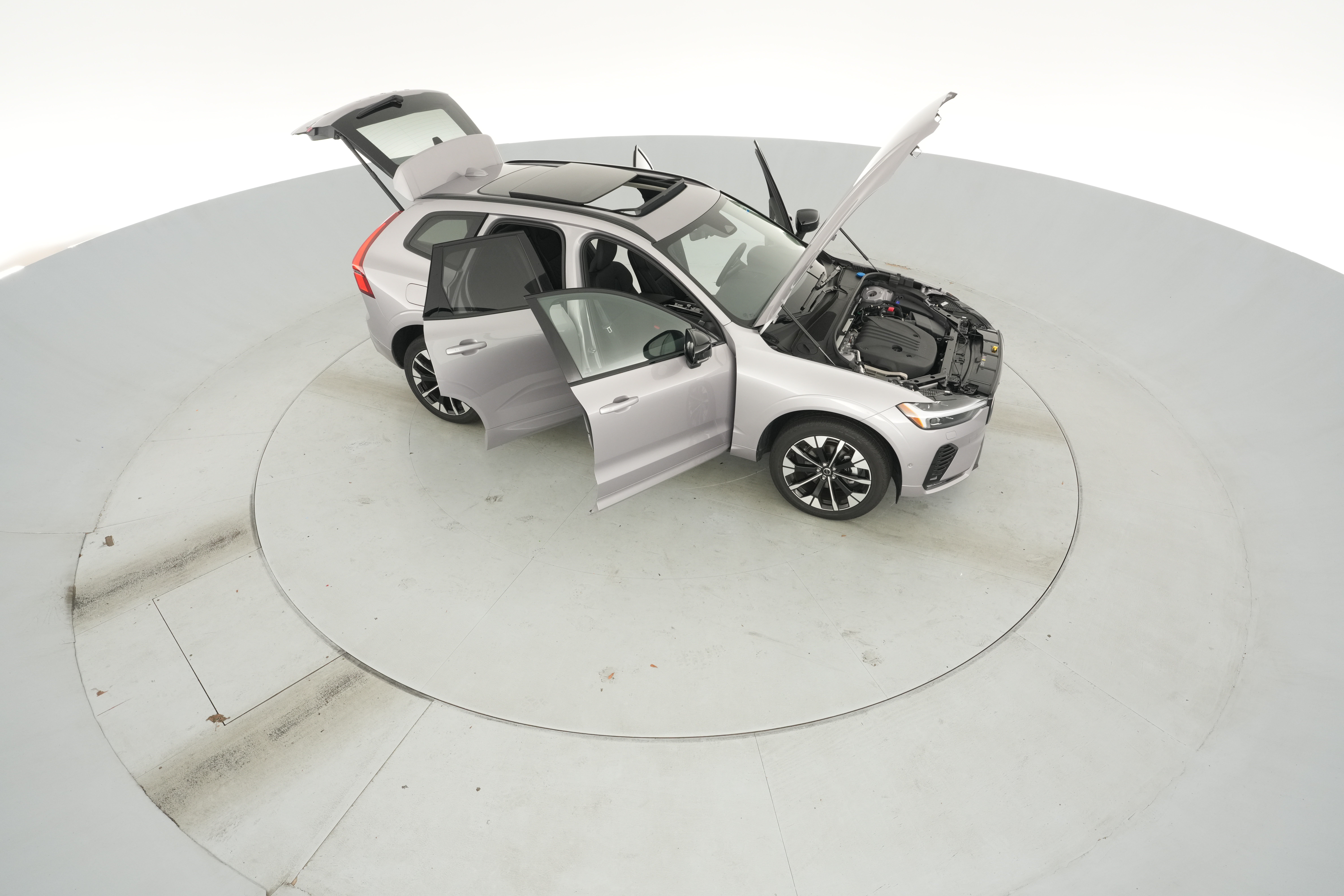 2026 Volvo XC60 Plus - Photo 57