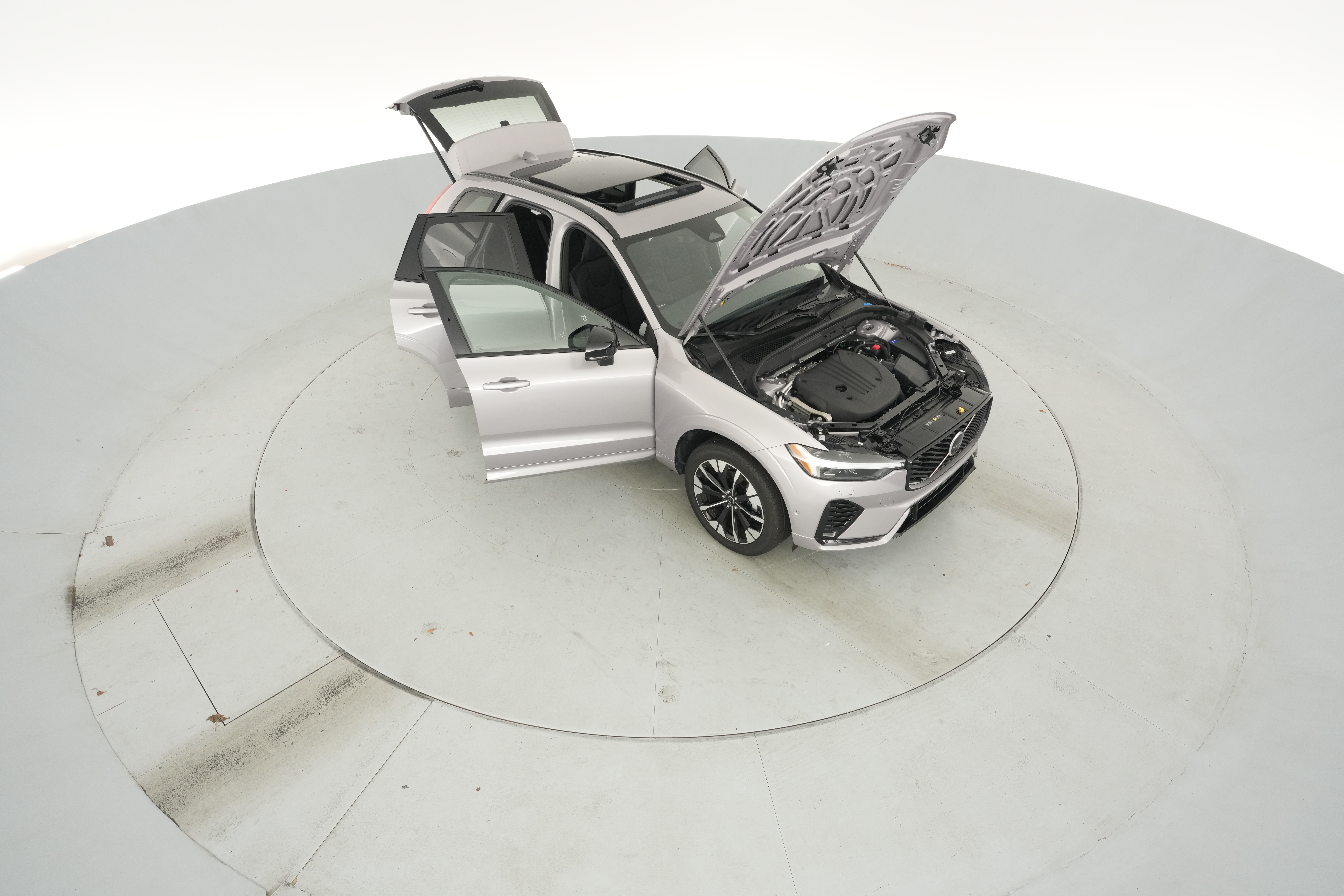 2026 Volvo XC60 Plus - Photo 58