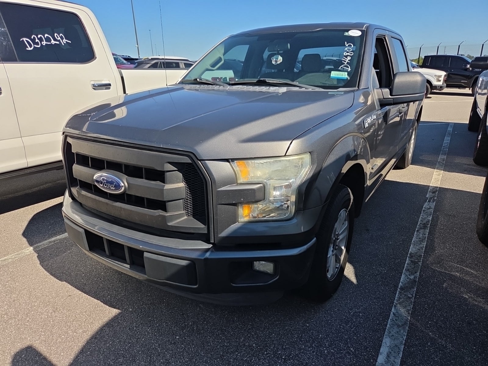 2015 Ford F-150 2WD Supercrew 145" XL