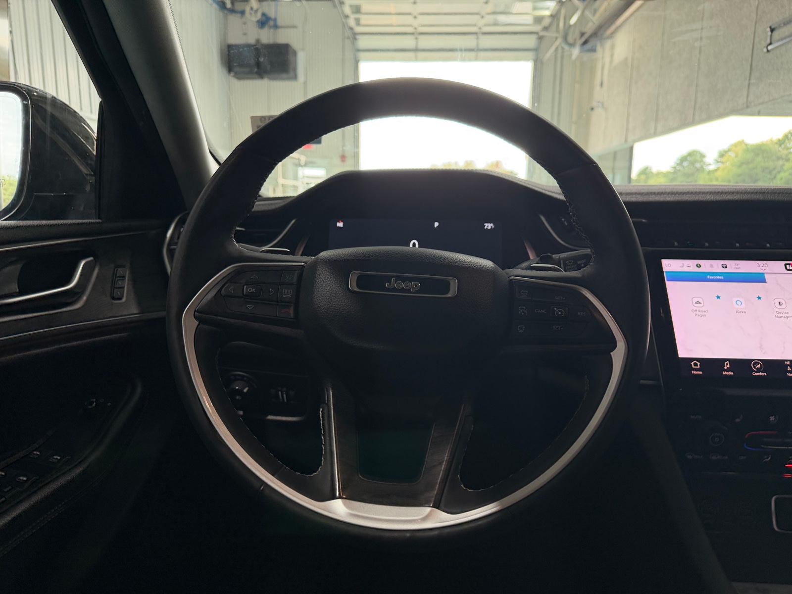 Thumbnail: 2023 Jeep Grand Cherokee - 4